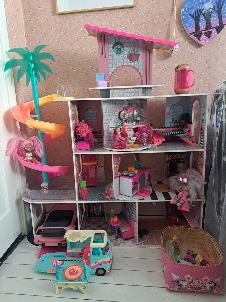 LOL XL poppenhuis met heel veel extra's, Kinderen en Baby's, Speelgoed | Poppenhuizen, Ophalen, Zo goed als nieuw, Poppenhuis