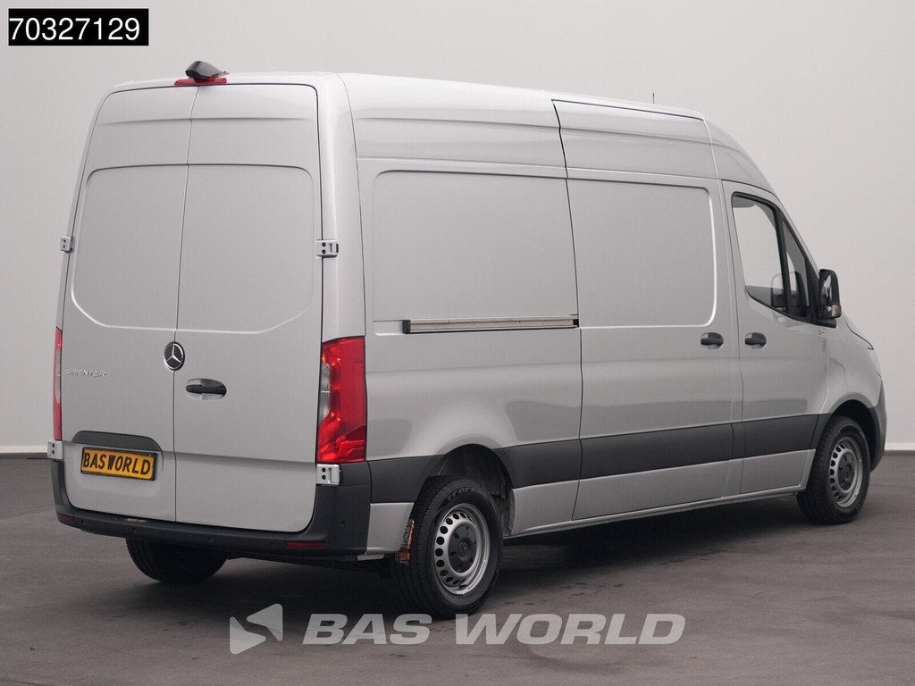 Mercedes Sprinter 215 CDI Automaat 150pk L2H2 MBUX Camera Ai, Auto's, Automaat, Stof, Gebruikt, Euro 6