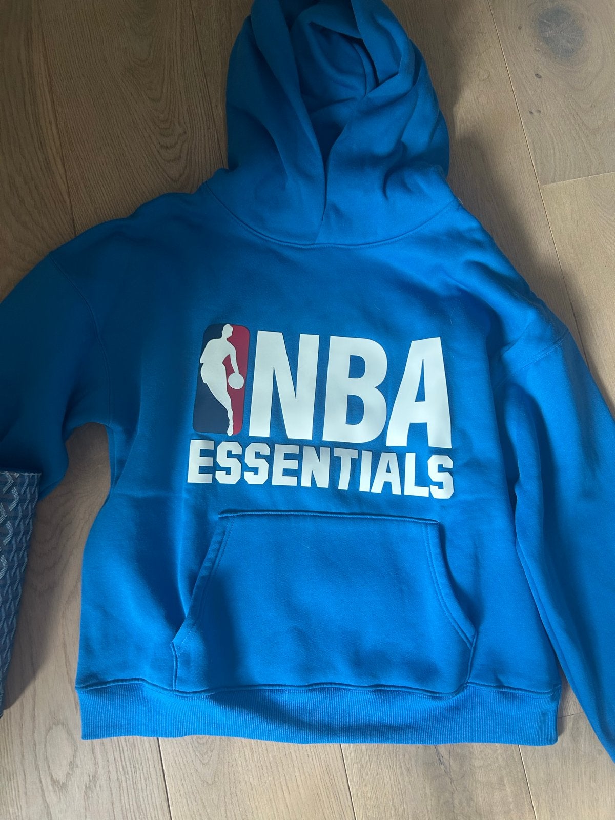 Blauwe Essentials NBA Hoodie Maat S, Verzenden, Zo goed als nieuw, Maat 46 (S) of kleiner, Blauw