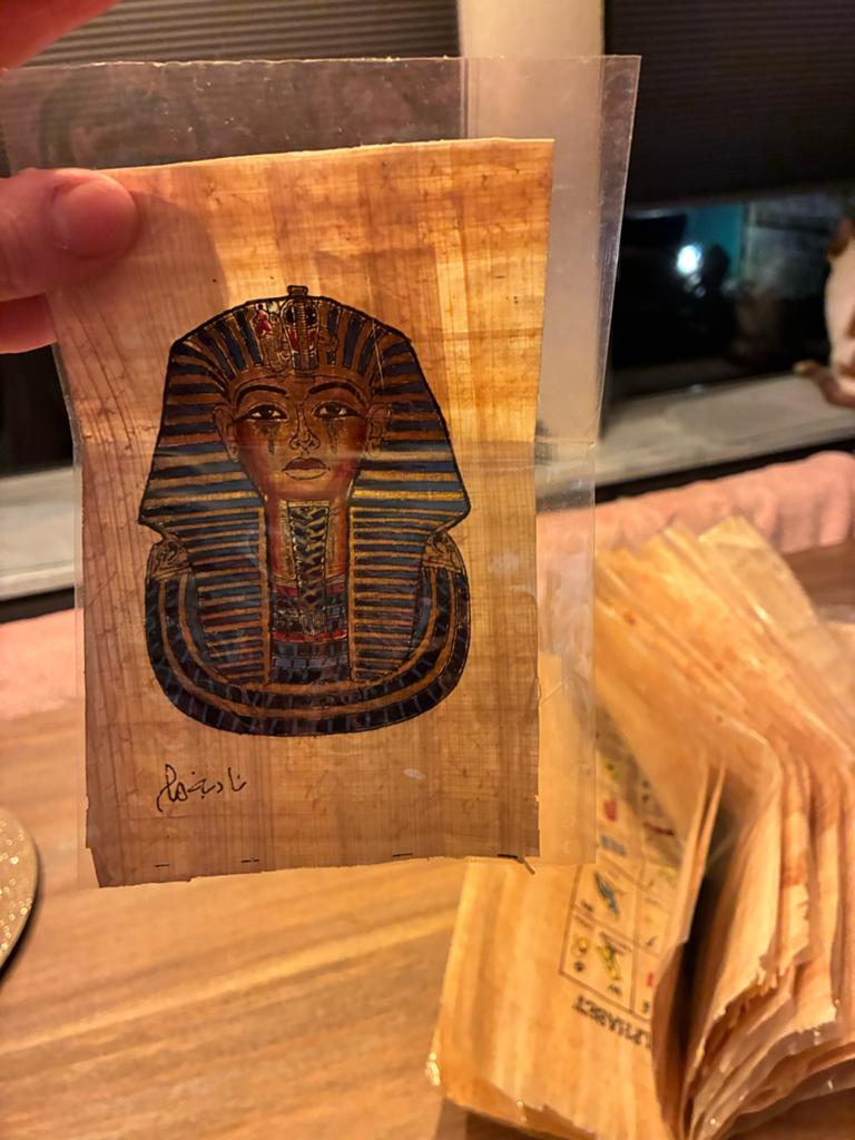 Set van 14 Egyptische papyrus schilderijen, Ophalen