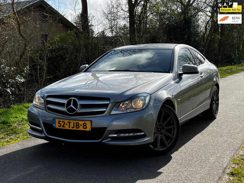 Mercedes-Benz C-klasse Coupé 180 | ''97.000 KM + Orgineel N, Auto's, Mercedes-Benz, Euro 5, 4 stoelen, Origineel Nederlands, Bedrijf
