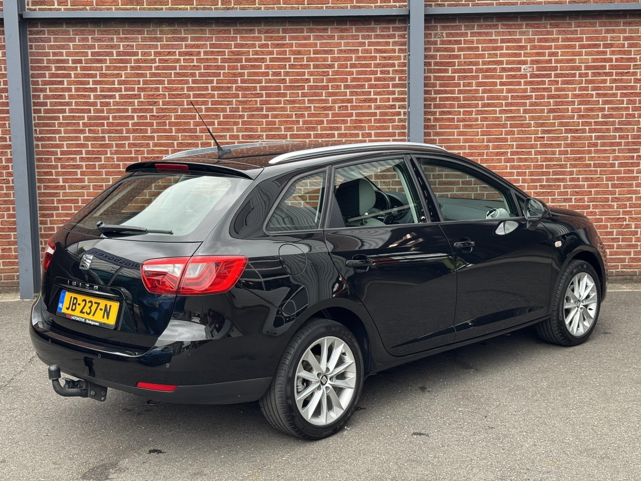 SEAT Ibiza ST 1.0 EcoTSI Style Connect | Trekhaak | Navi | C, Voorwielaandrijving, Dealer onderhouden, Stof, Euro 6