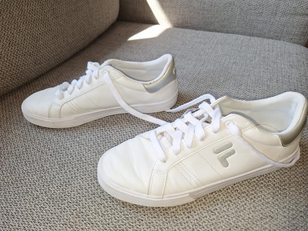 Witte Fila sneakers, maat 40, Wit, Ophalen of Verzenden, Sneakers of Gympen, Fila