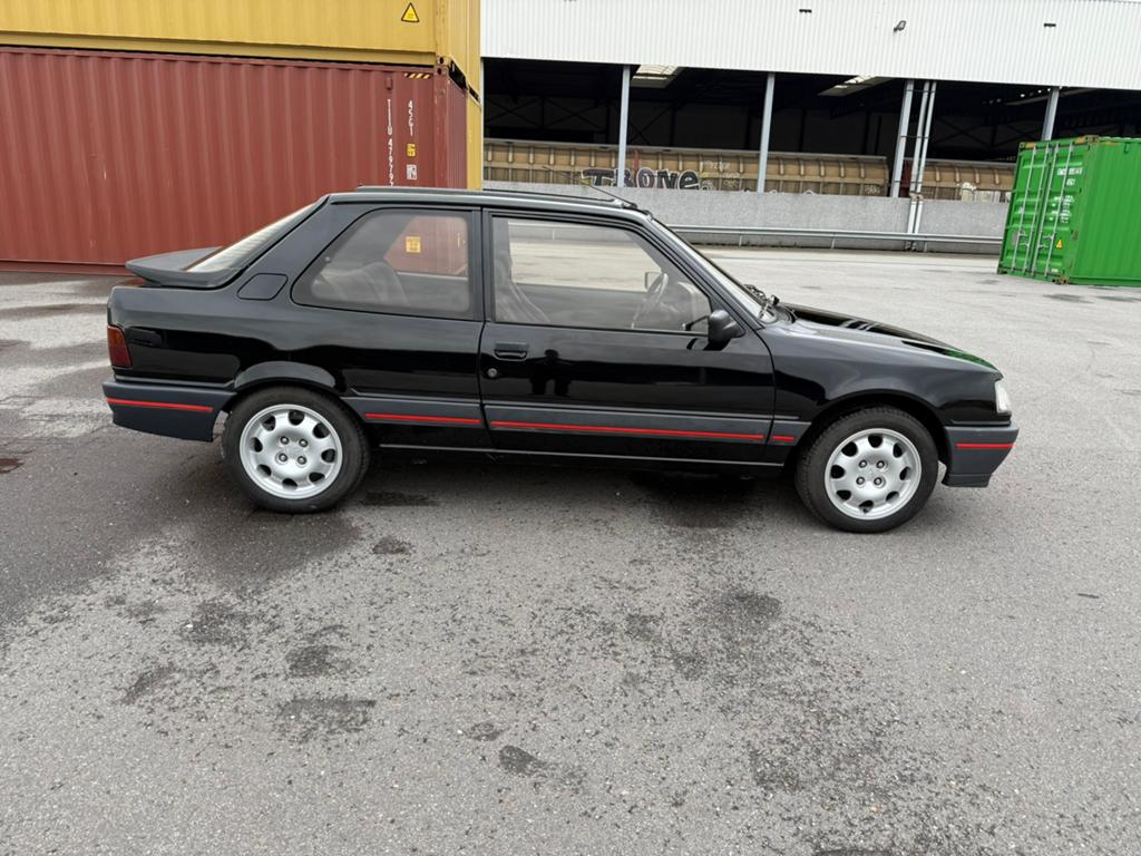 Peugeot 1989 Zwart, Auto's, Peugeot, Zwart, Handgeschakeld, Grijs, Particulier