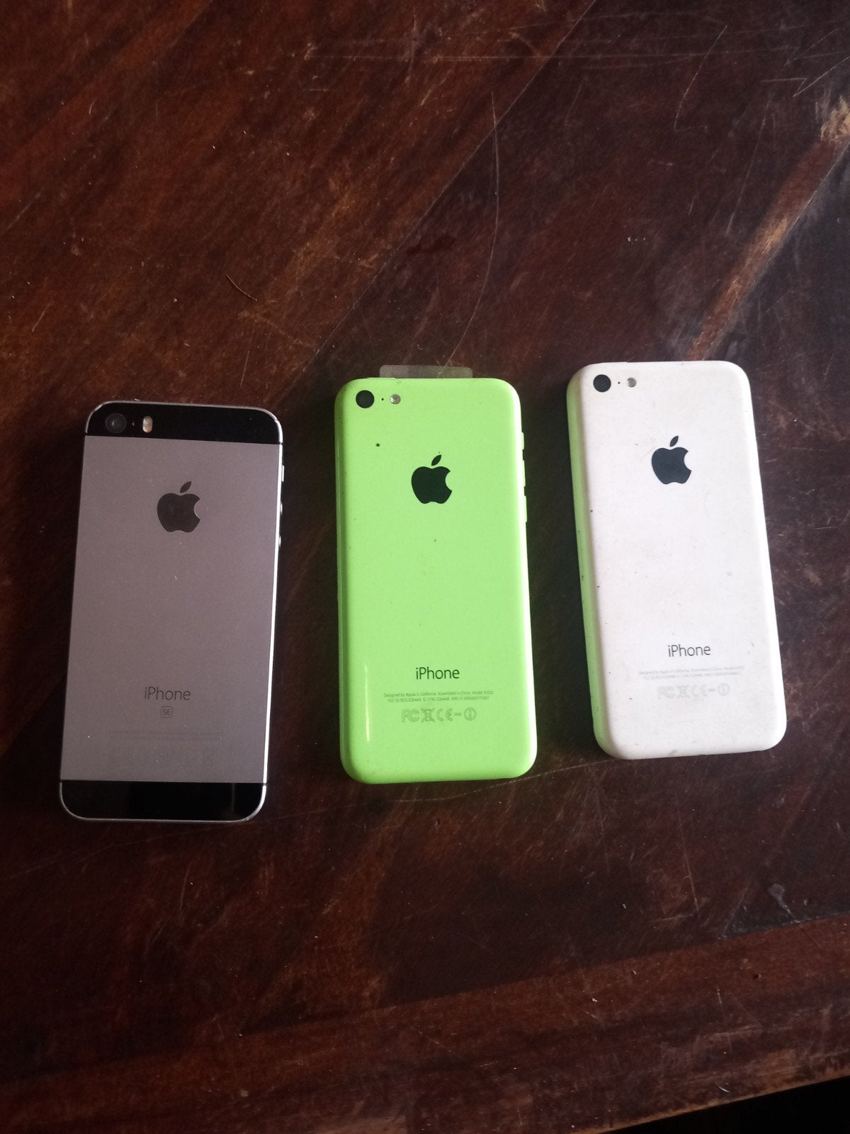 3x iPhone 5S en 5C - Gebruikt, voor onderdelen of reparatie, Telecommunicatie, Ophalen, 16 GB, Niet werkend, Zonder abonnement