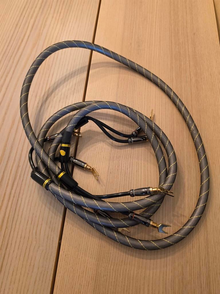 Dynavox High-End Luidsprekerkabel 2 x 1,5m, Audio, Tv en Foto, Audiokabels en Televisiekabels, Ophalen, Zo goed als nieuw, Minder dan 2 meter