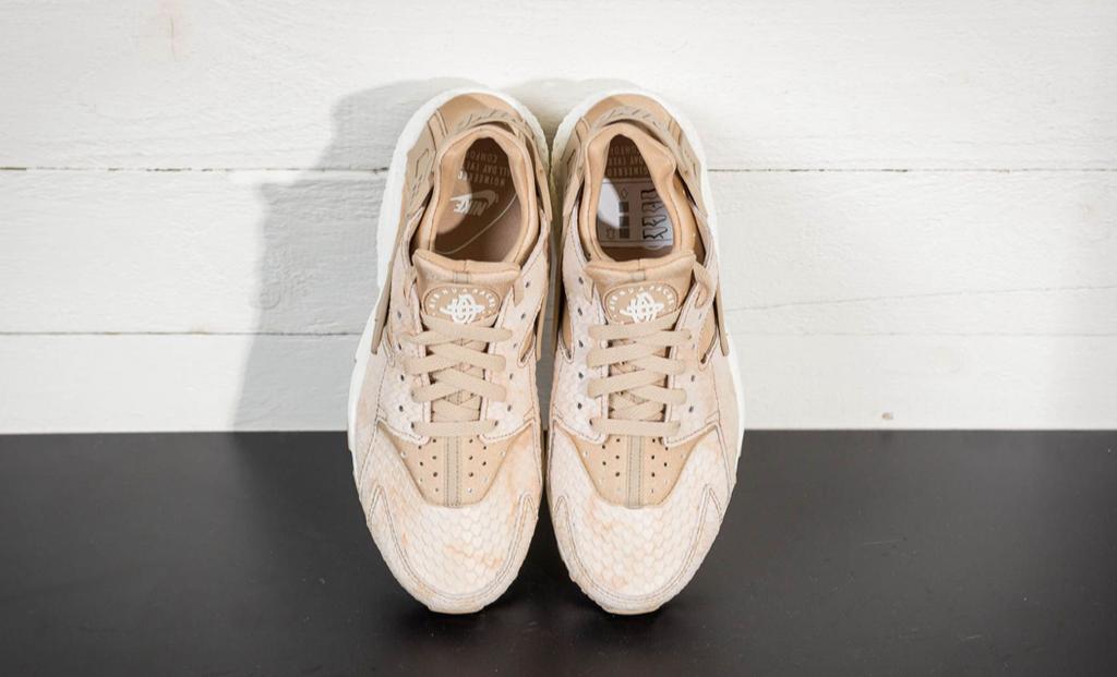 Nike air Huarache Premium, Ophalen of Verzenden, Nieuw, Overige kleuren