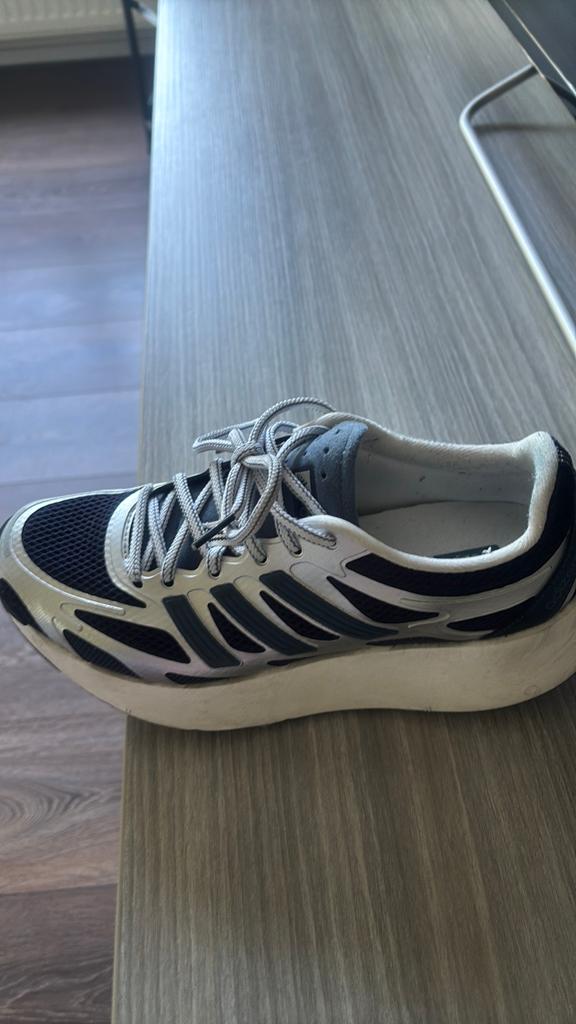 Sport schoen‏, Blauw, Dansschoenen, Ophalen of Verzenden, Zo goed als nieuw