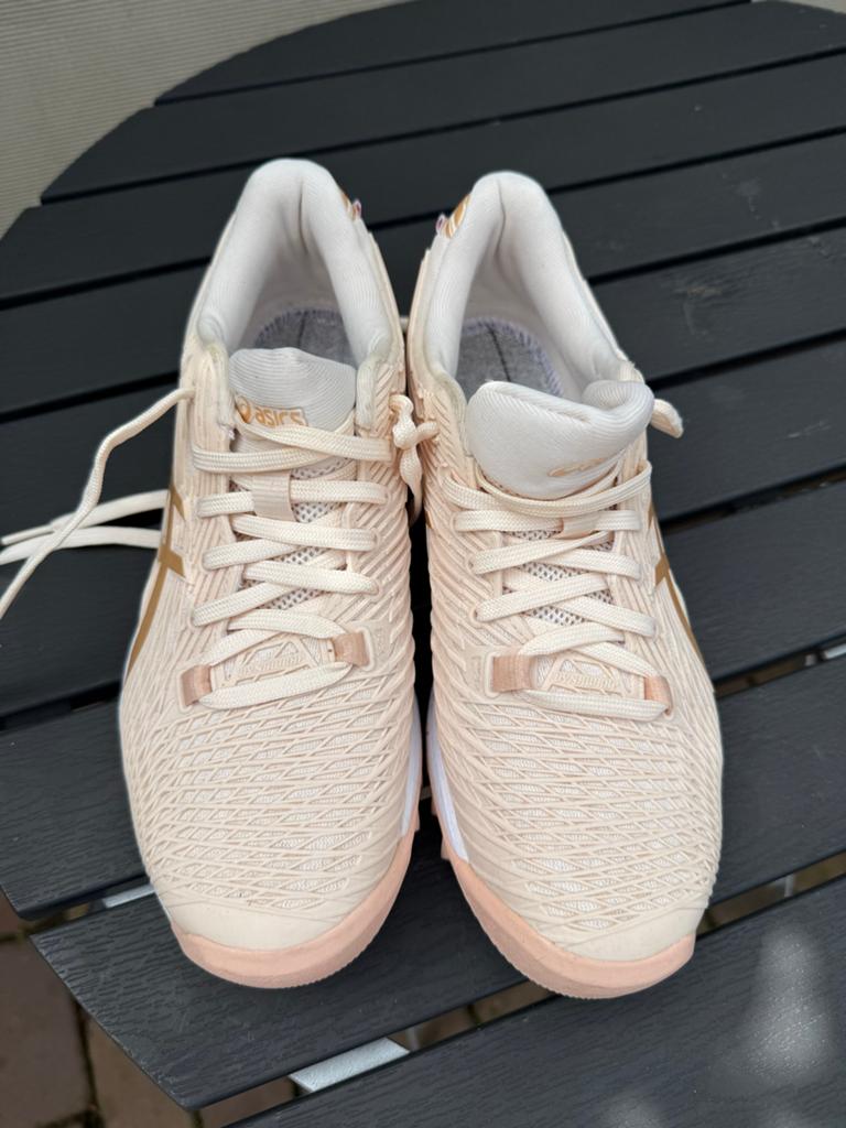 ASICS Field Speed FF Hockeyschoenen - Dames maat 39, Ophalen, Zo goed als nieuw, Sportschoenen, Beige