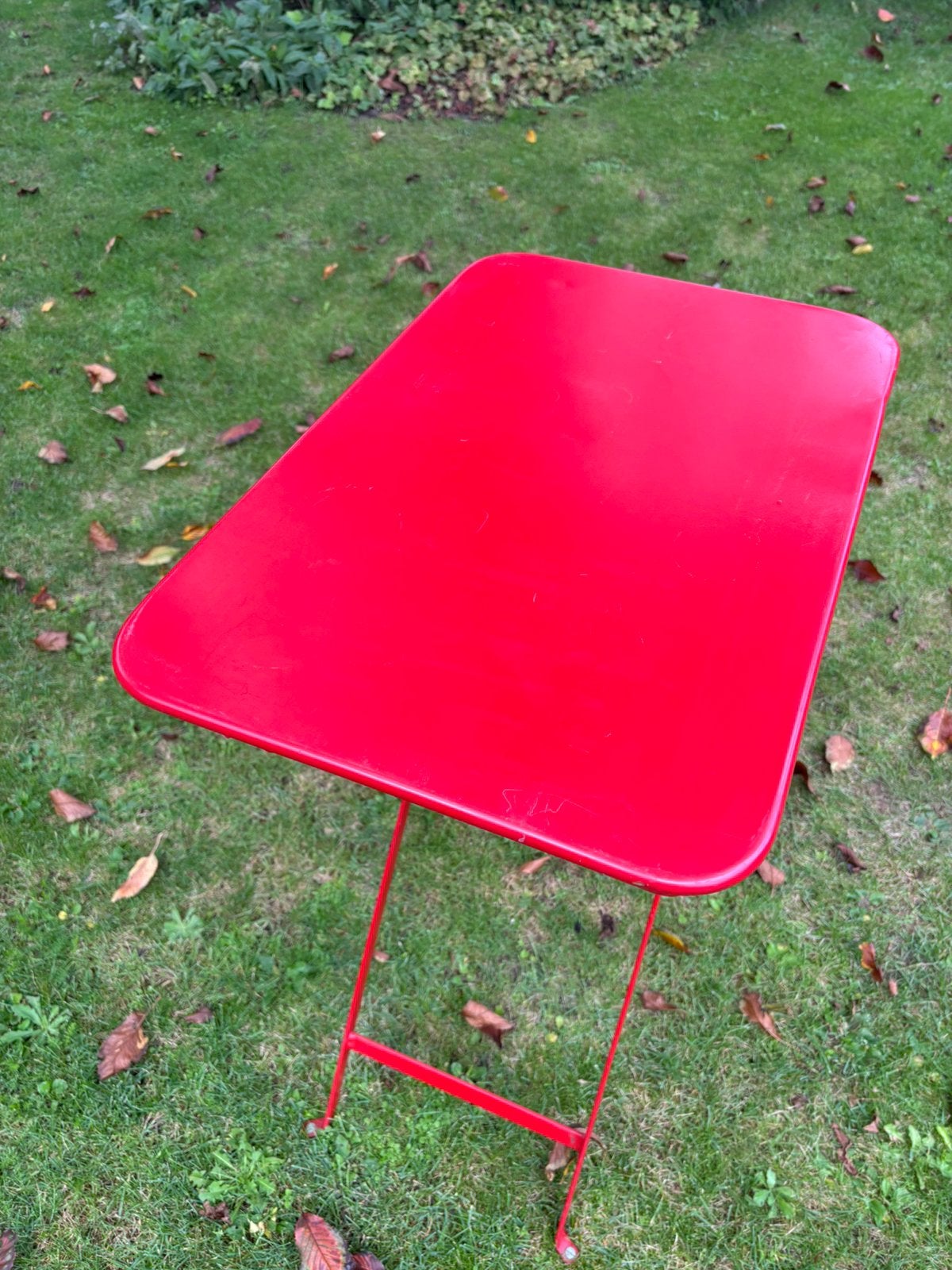 Twv 225 euro: Fermob Poppy Red Bistro 57x37cm tafel, Tuin en Terras, Ophalen, Gebruikt, Rechthoekig, Metaal