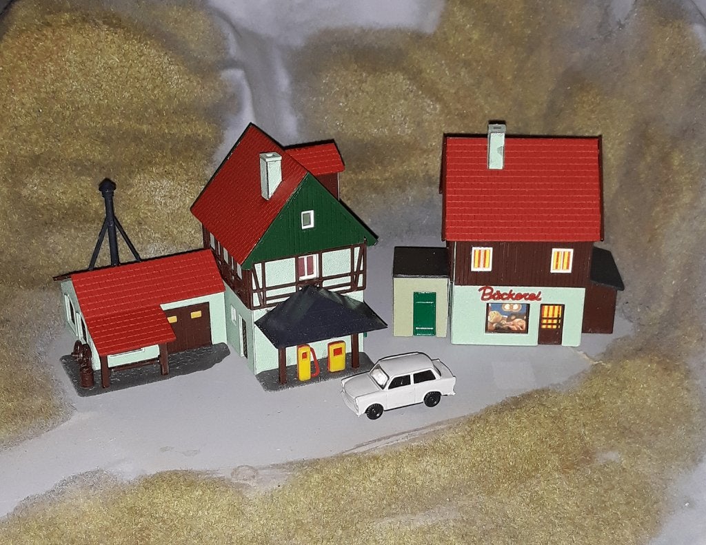 Tankstation met dorps-smederij en bakkerij - Vero 70er jaren, Overige merken, Gelijkstroom of Wisselstroom, Brug, Tunnel of Gebouw