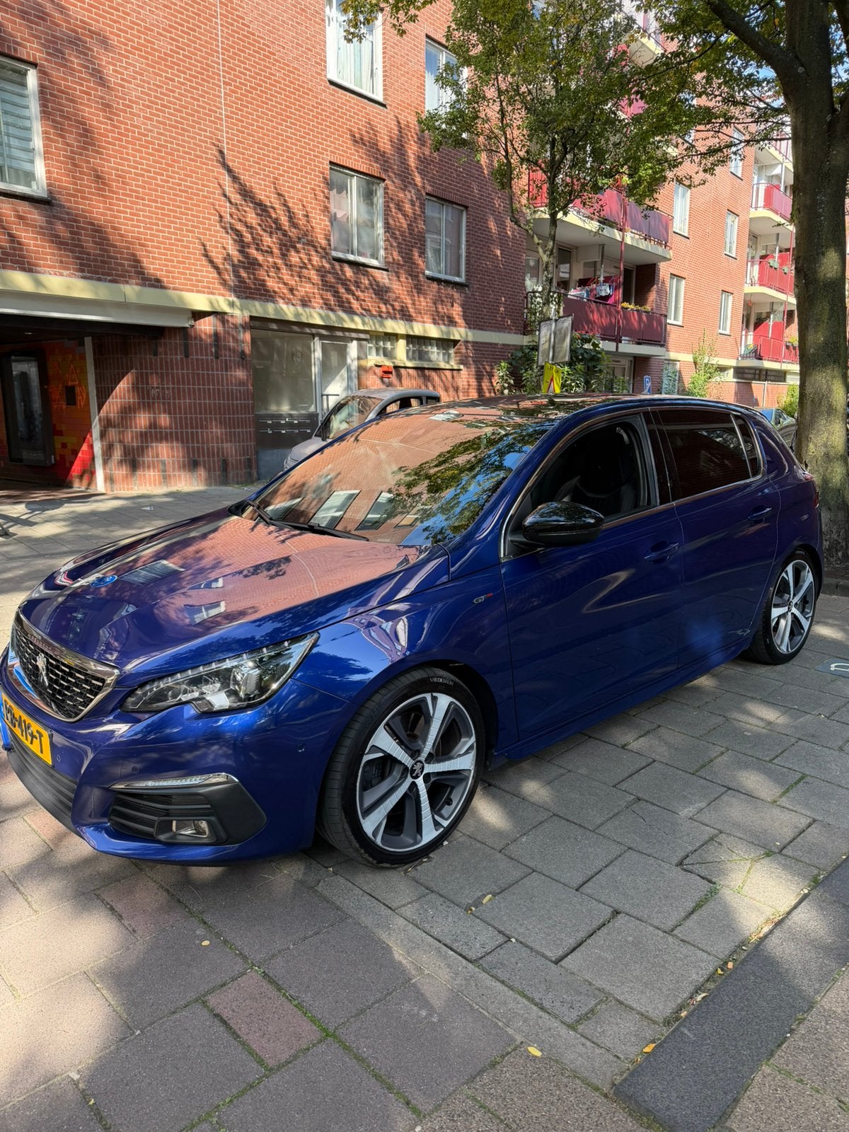 Foto 3 van Peugeot 308 2.0 Bluehdi 180pk 2017 Blauw