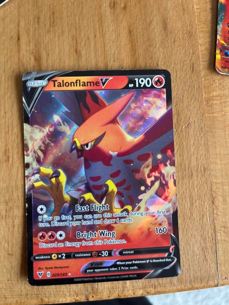 Talonflame V Pokémon Kaart - Basic 190 HP, Ophalen of Verzenden, Gebruikt, Losse kaart