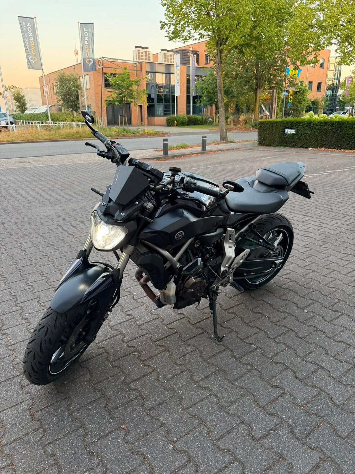 Yamaha MT- 07 2014 Ixill uitlaatsysteem + nieuwe banden, Motoren, LED Verlichting, 2 cilinders, Motorrijbewijs A, Particulier