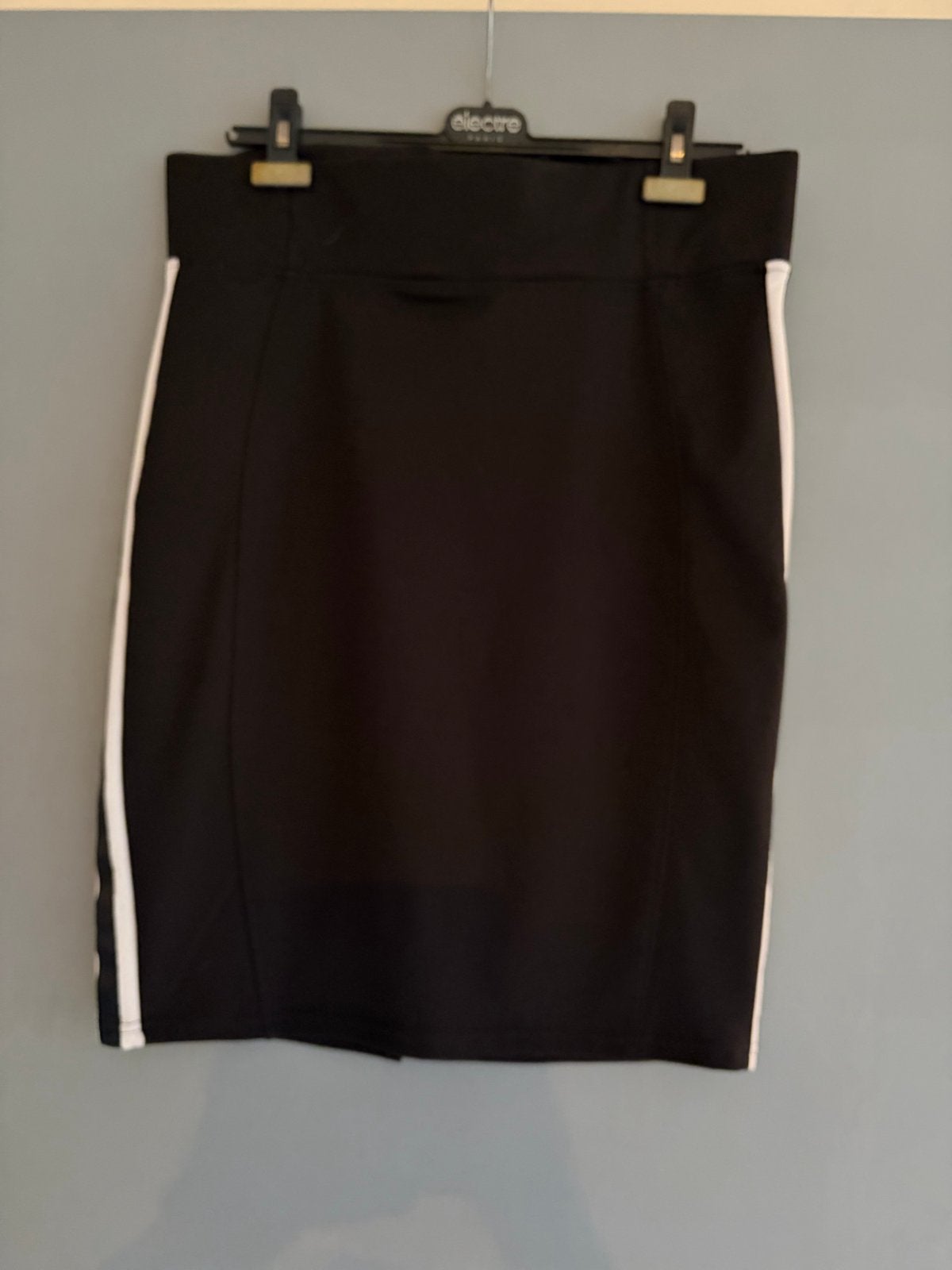 Zwarte rok maat 44 met elastische tailleband, Zwart, Maat 42/44 (L), Ophalen of Verzenden, Zo goed als nieuw