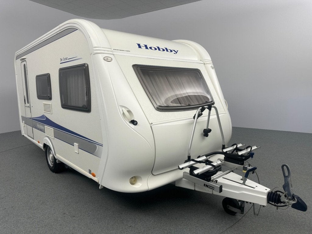 Hobby De Luxe 440 SF Mover Voortent Fietsendrager, Caravans en Kamperen, Caravans, Bedrijf, tot en met 4, 1000 - 1250 kg, Treinzit