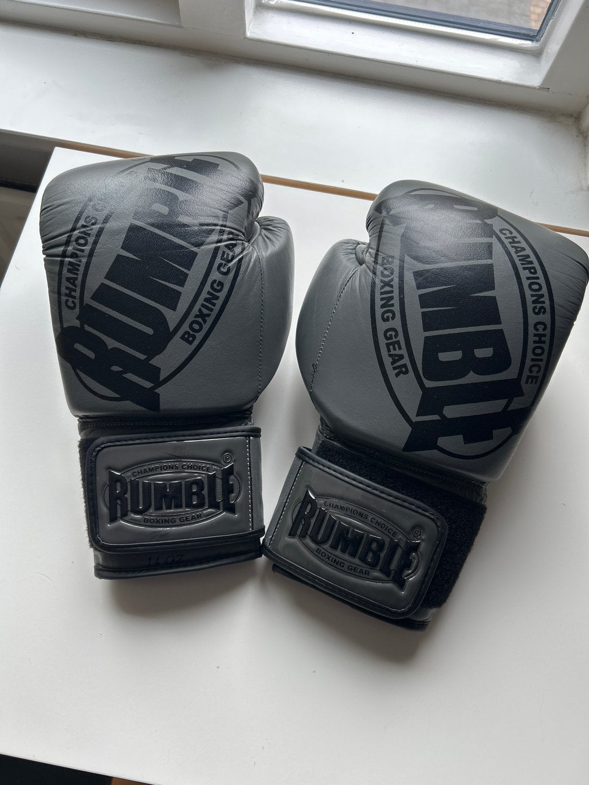 Rumble boks handschoenen 14 OZ - Zo goed als nieuw, Ophalen of Verzenden, Zo goed als nieuw, Overige, Vechtsportbescherming