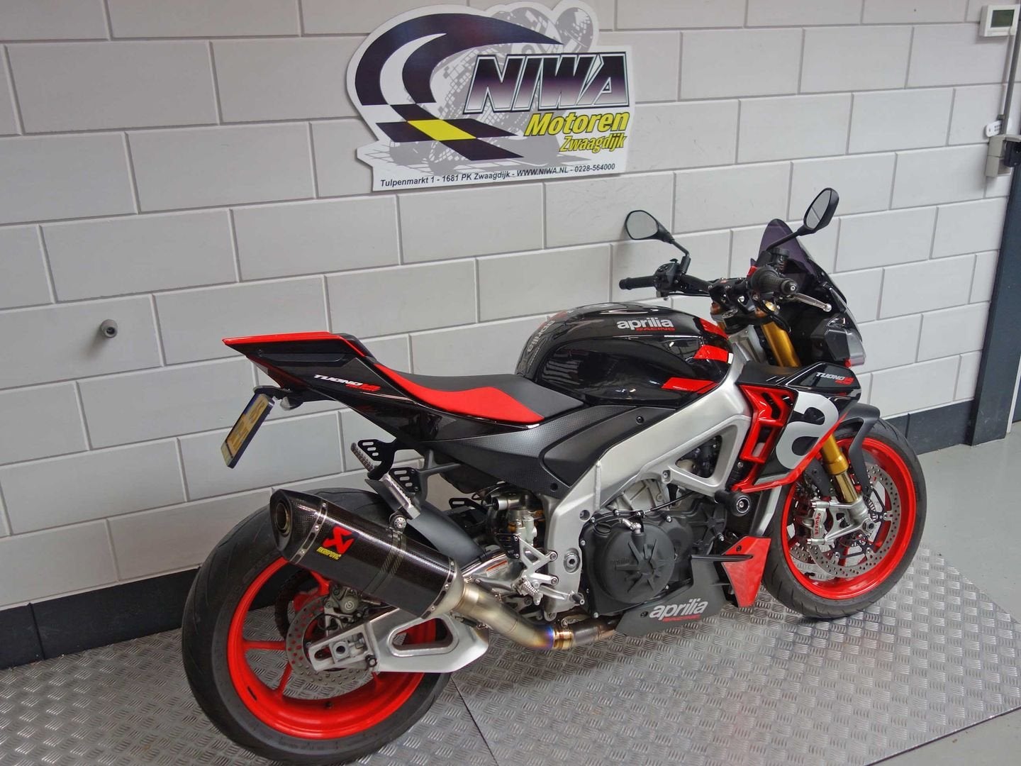 APRILIA TUONO V4 1100 FACTORY, 1077 cc, 4 cilinders, Motorrijbewijs A, Bedrijf