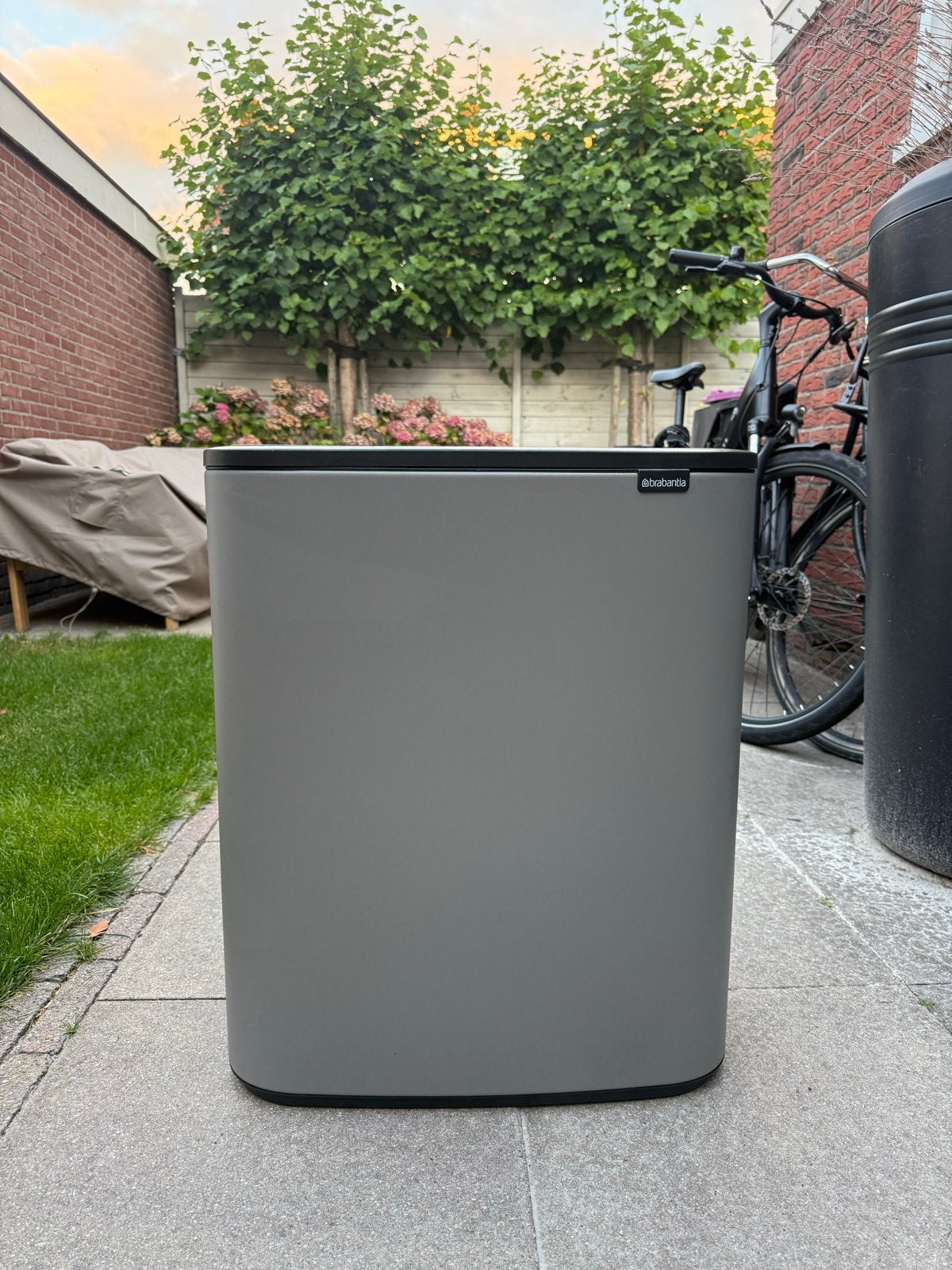 Brabantia Bo Touch Bin 60L (2x30L) Soft Grey - ZGAN, Ophalen, 50 – 75, 40 liter of meer, Zo goed als nieuw