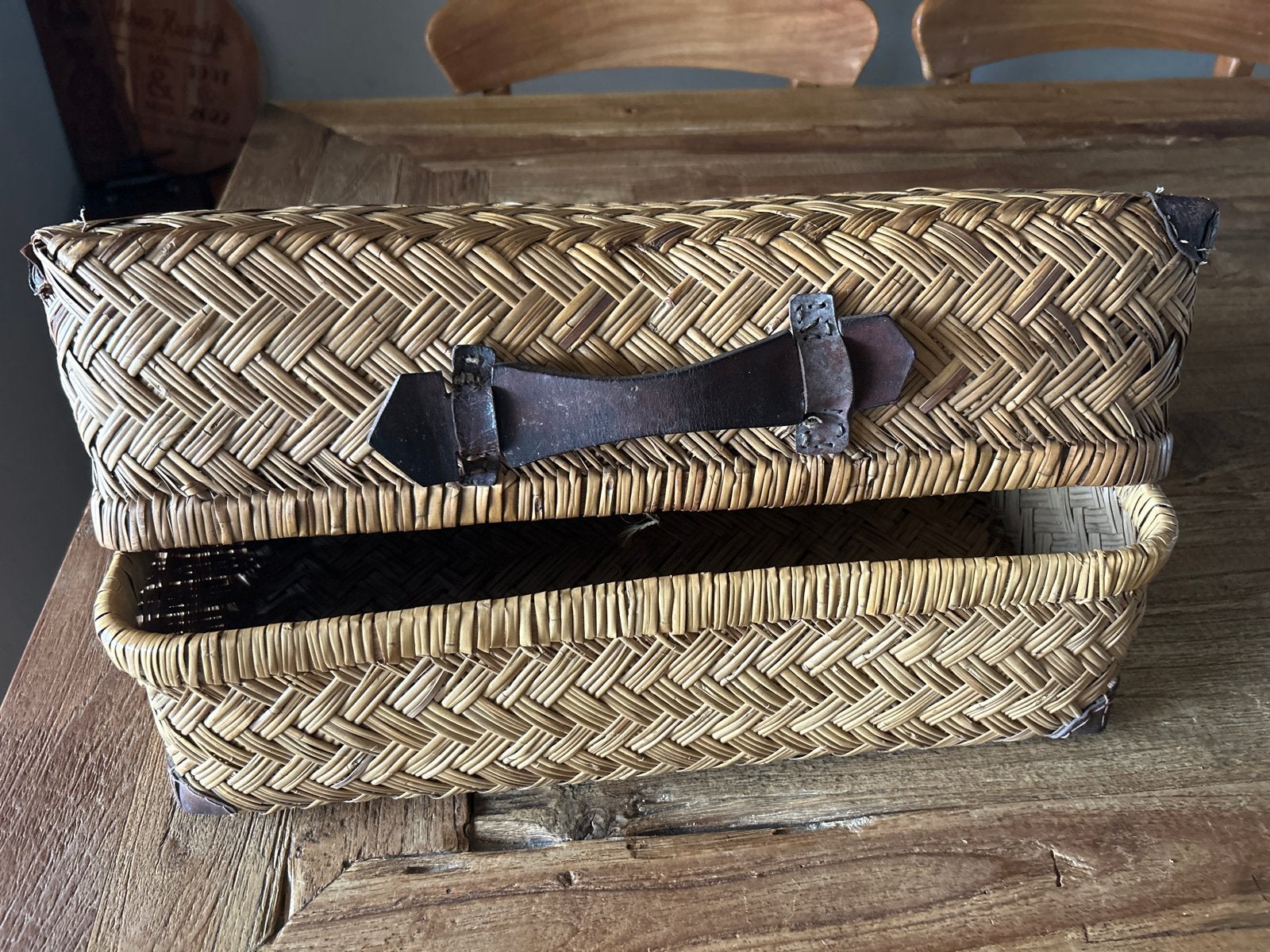 Vintage rieten koffertje - Decoratie of oldtimer, Ophalen of Verzenden
