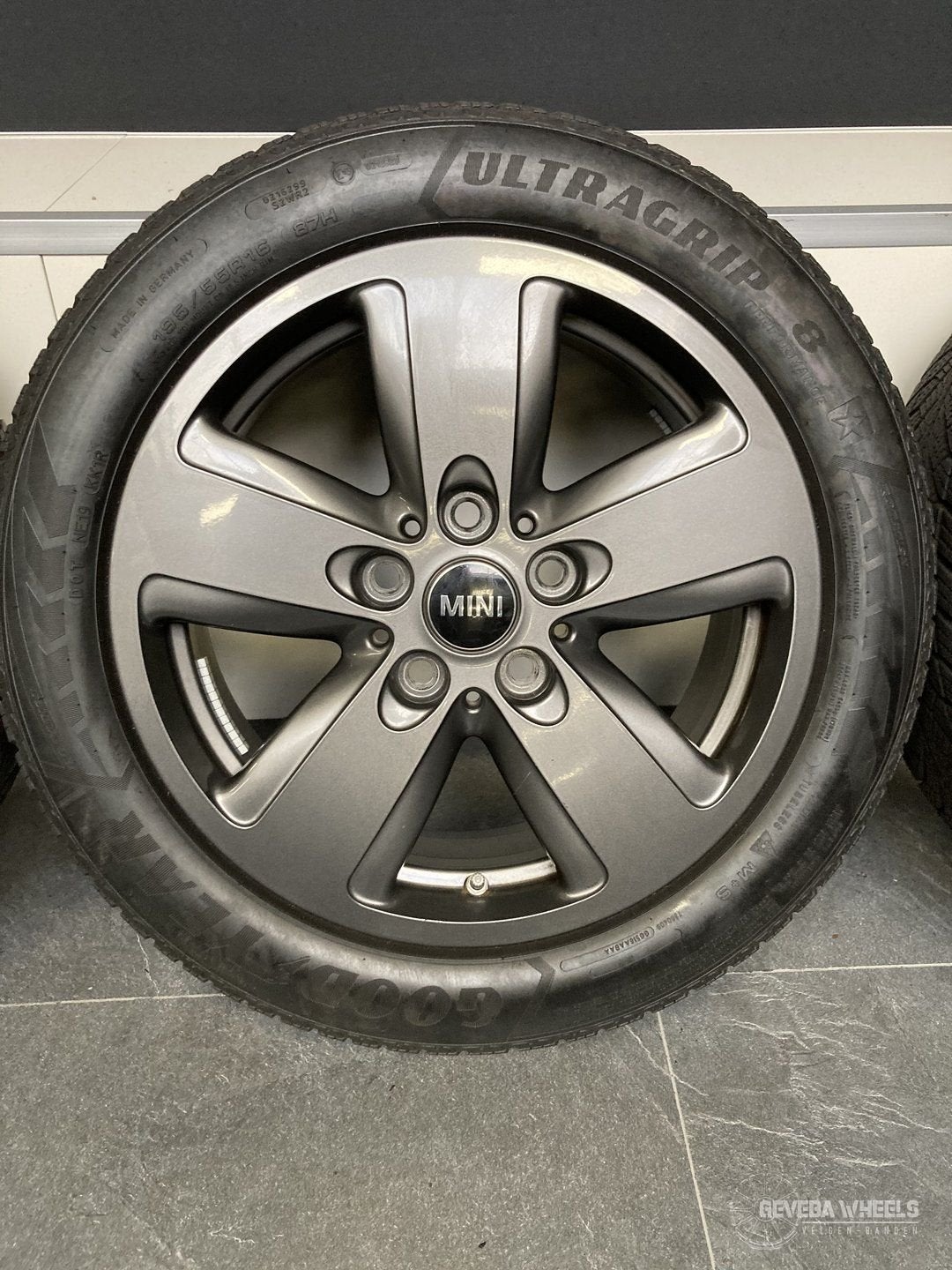 16” originele Mini Cooper F55 F56 velgen + winterbanden 517, Gebruikt, -, Banden en Velgen, 195 mm