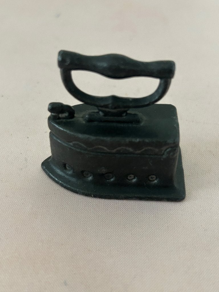 Miniatuur gietijzeren strijkijzer vintage decoratie, Ophalen of Verzenden