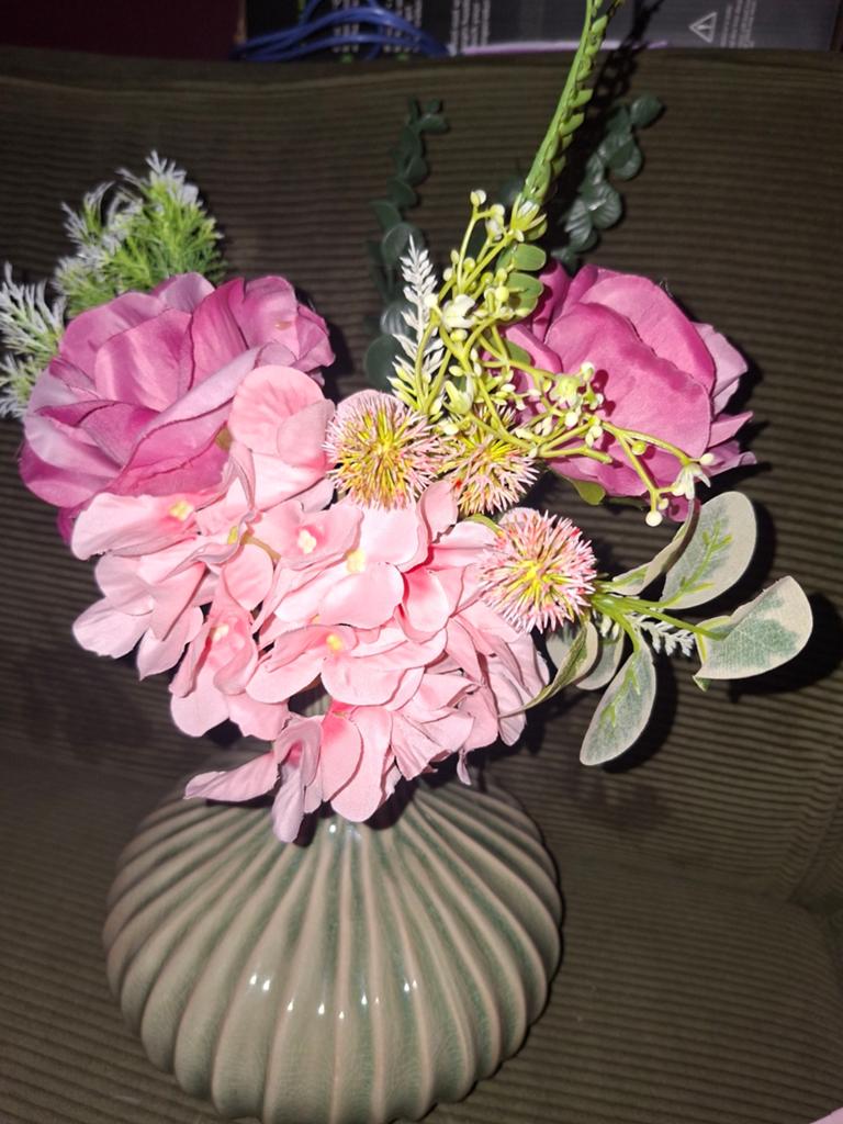 Te koop mooie nieuwe vaas met kunst bloemen, Binnen, Roze, Overige materialen, Nieuw