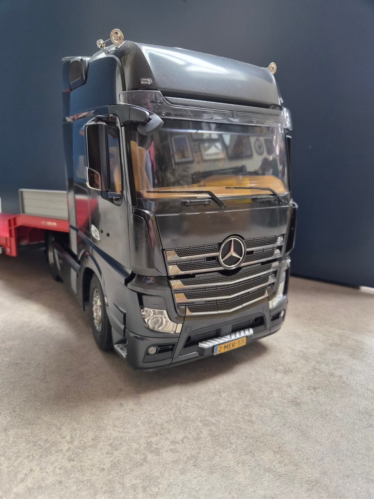 Tamiya Mercedes Benz Actros 1851 Gigaspace + dieplader, Ophalen, Auto onroad