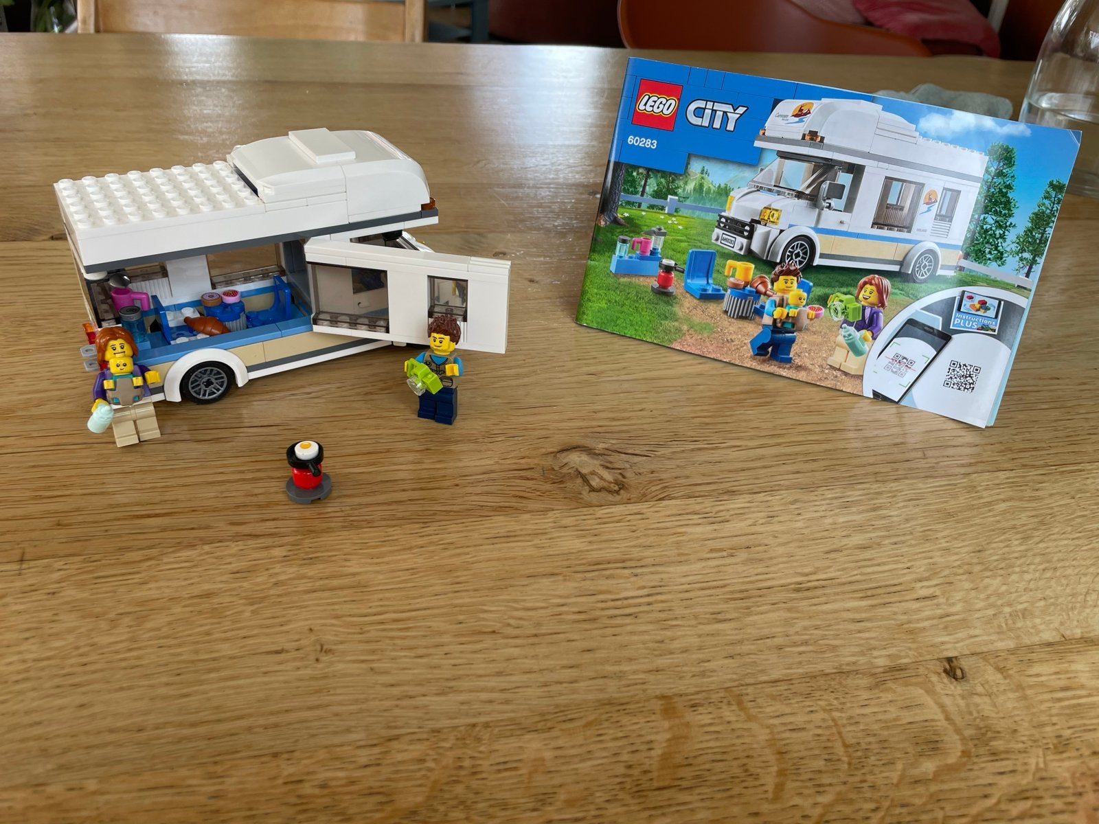 Lego City Campervan 60283 - Compleet met boekje, City, Lego, Inclusief instructies, Ophalen of Verzenden