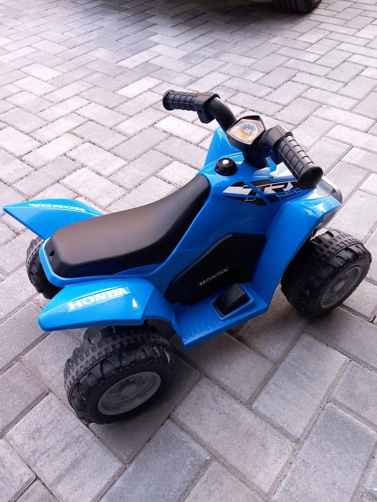Leuke kinder quad 12V - weinig gebruikt, Ophalen of Verzenden, Zo goed als nieuw