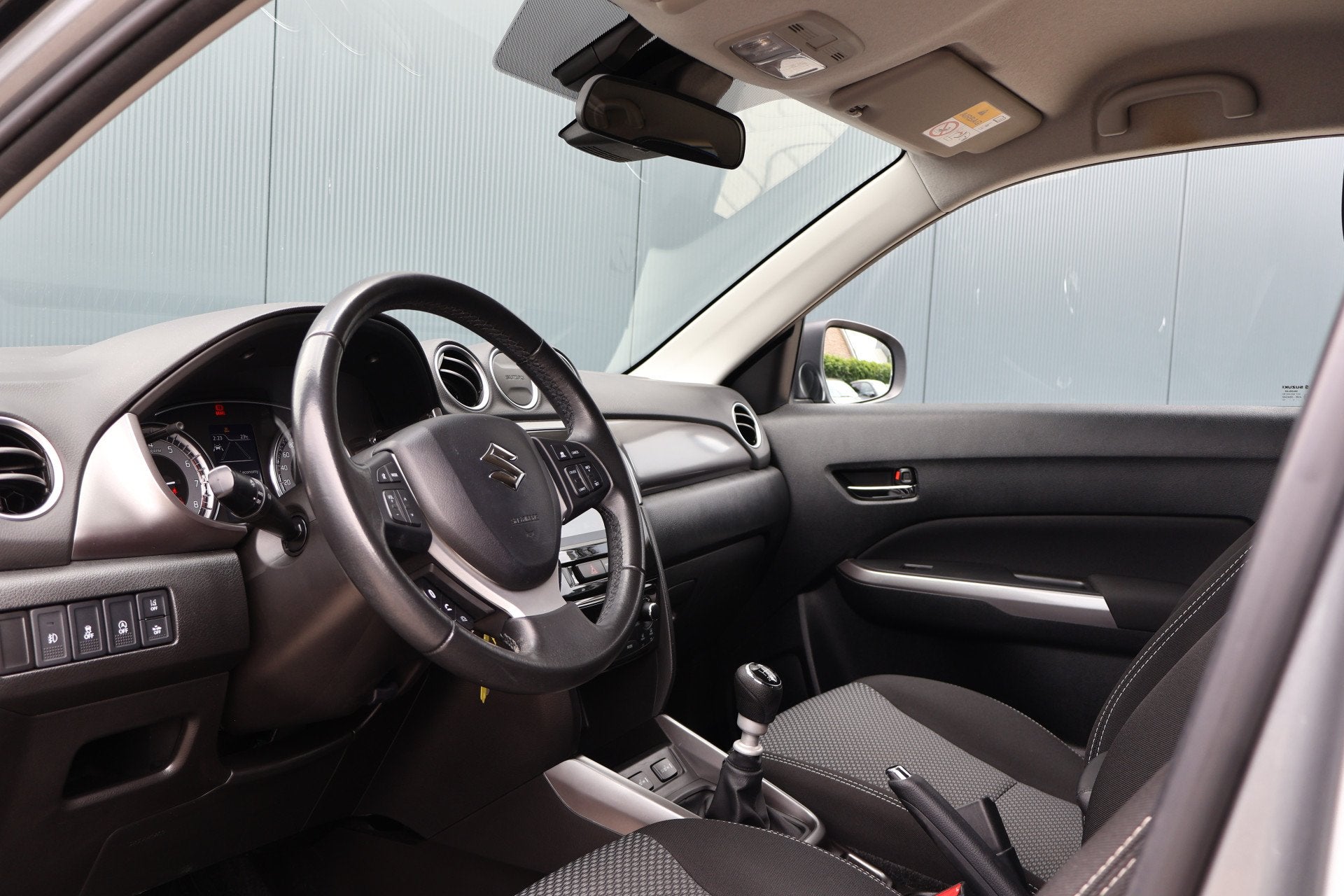 Suzuki Vitara 1.4 Boosterjet Select Smart Hybrid | Stoelverw, Auto's, Stof, Gebruikt, Met garantie (alle), 49 €/maand