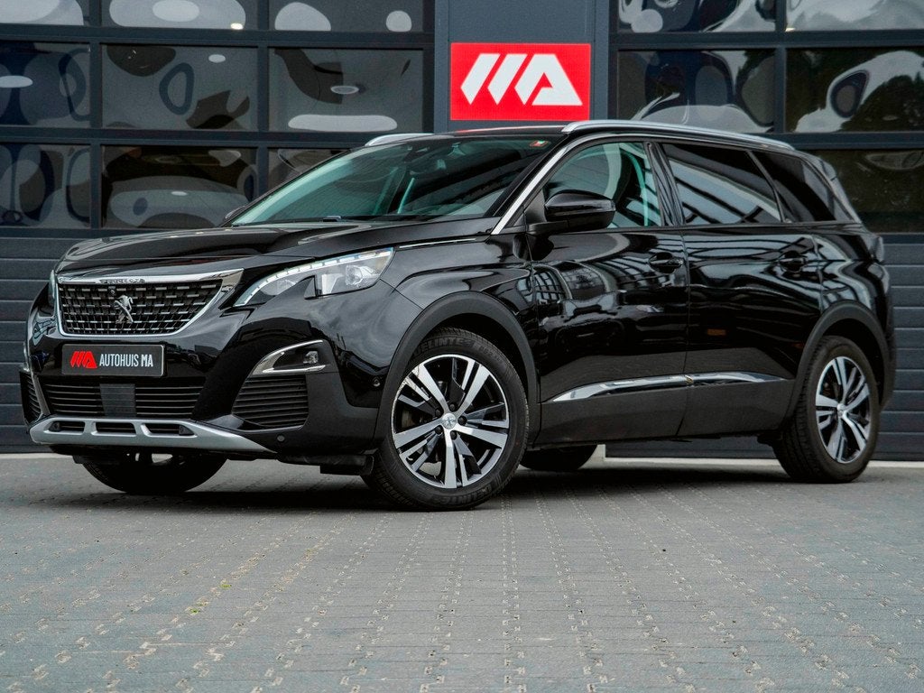 Peugeot 5008 1.2 PureTech Allure | CAMERA | TREKHAAK, Auto's, Peugeot, Gebruikt, 1199 cc, Zwart, Bedrijf