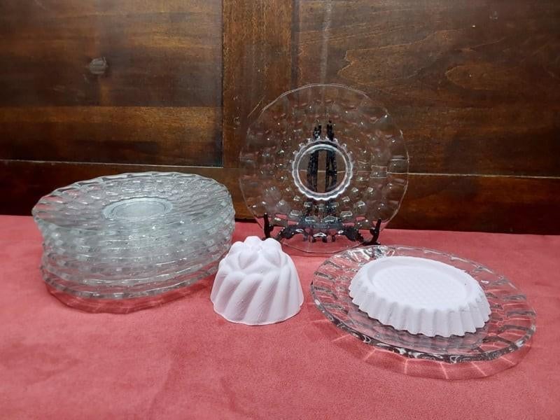 Ouderwets glazen gebaksbordje,  9 beschikbaar, Antiek en Kunst, Antiek | Glas en Kristal, Ophalen of Verzenden