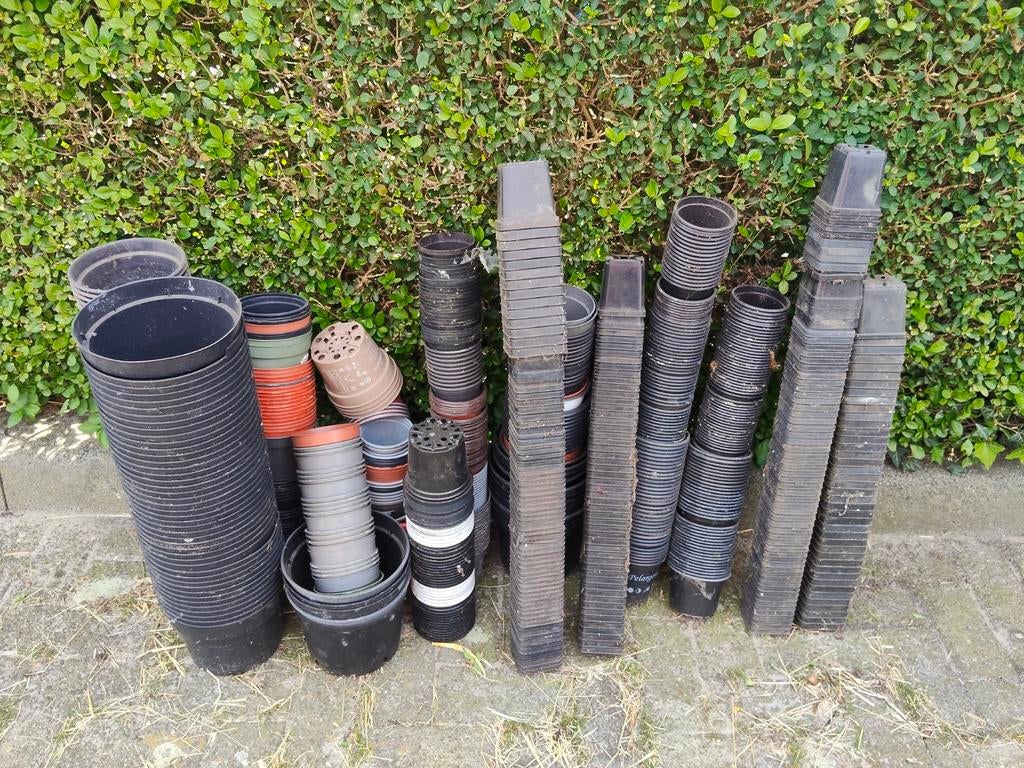 Heel veel kweekpotten, Ophalen, Kweekbak