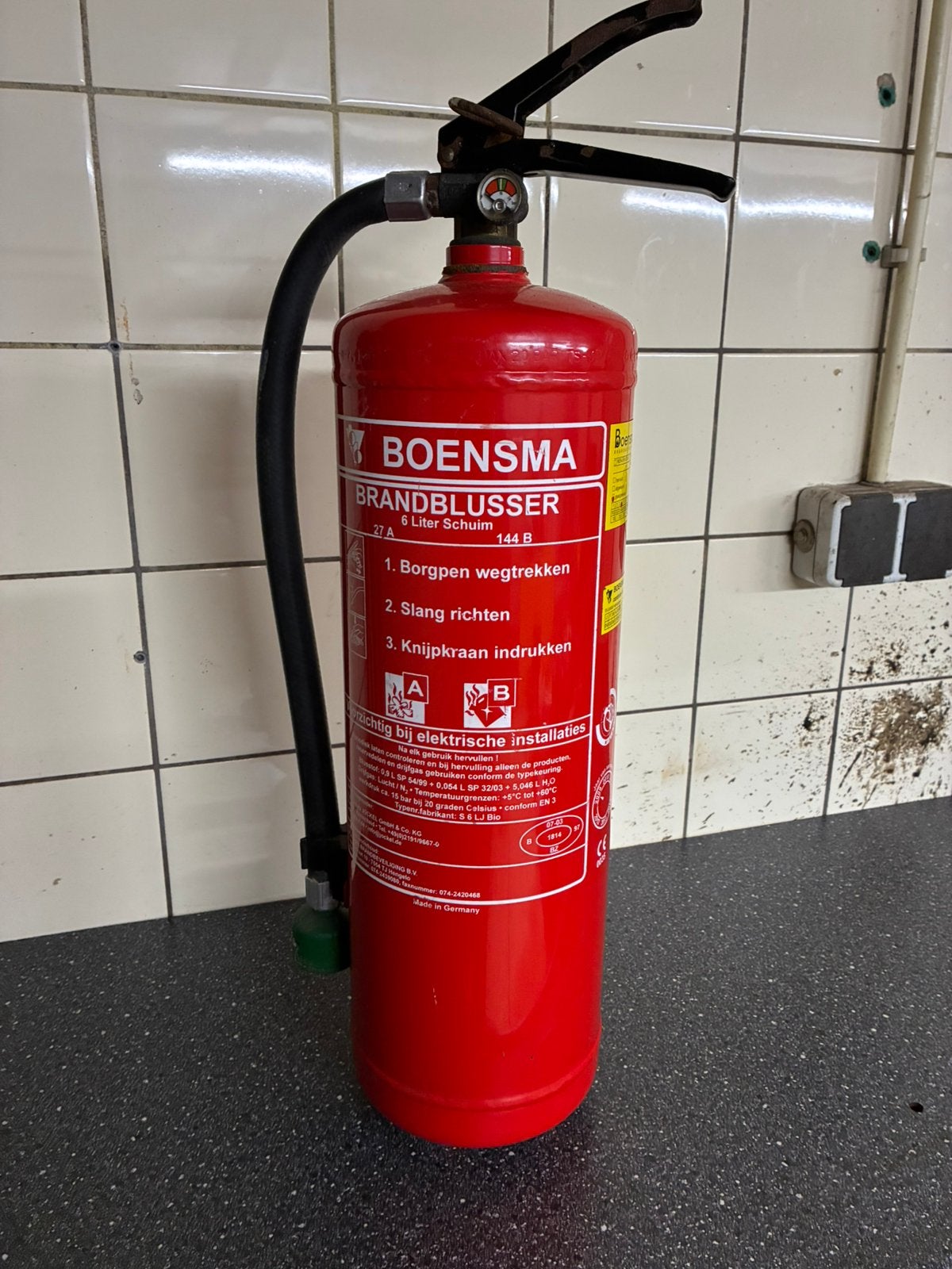 Afgekeurde brandblusser schuim, Huis en Inrichting, Ophalen, Gebruikt, Brandblusser