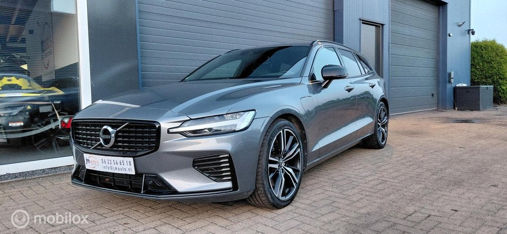 Volvo V60 2.0 T6 Recharge AWD R-Design, Automaat, Gebruikt, 4 cilinders, 1969 cc