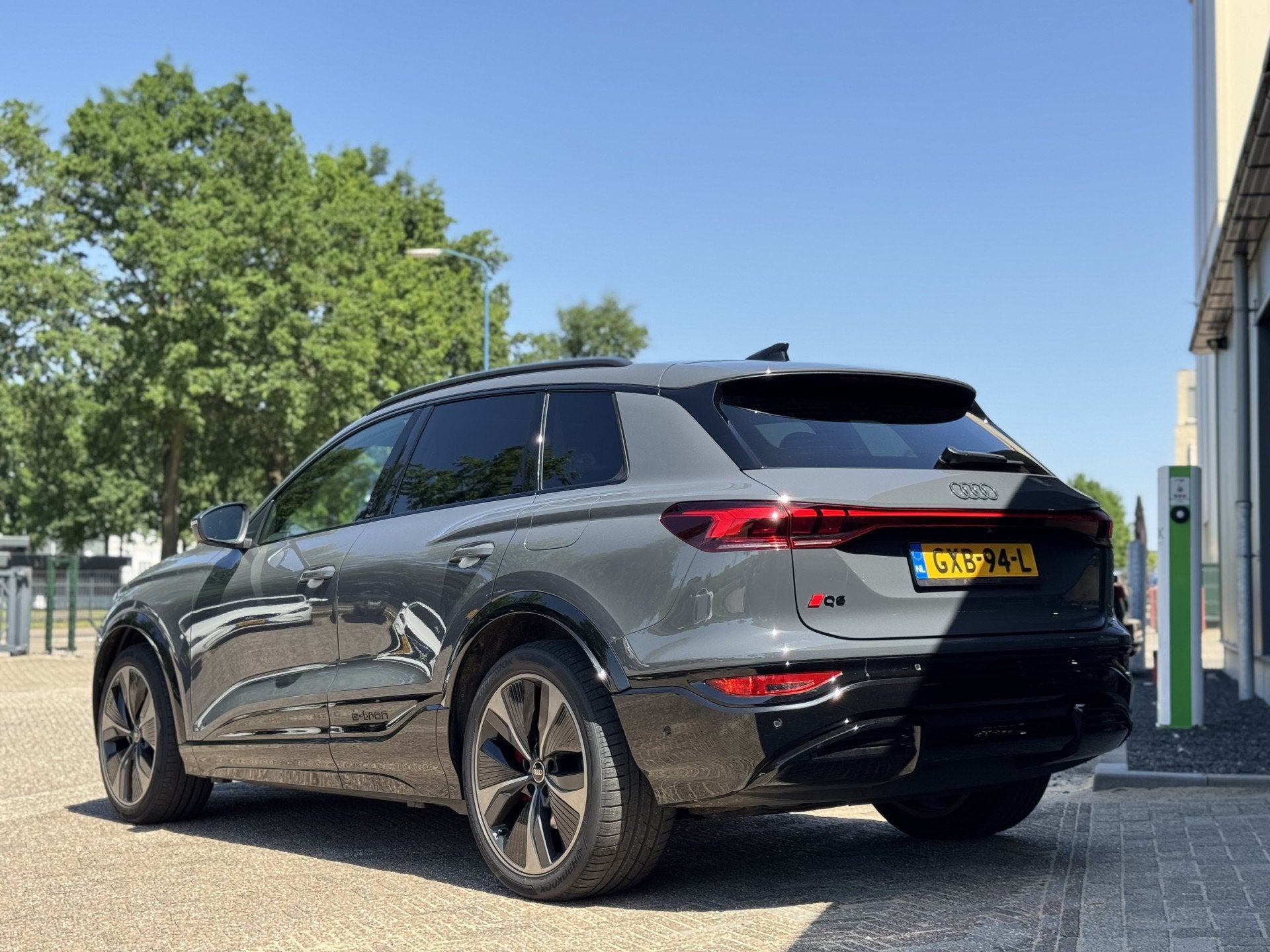 Audi Q6 e-tron Advanced edition 100 Kwh MMI passagiersdispla, Automaat, Gebruikt, Zwart, Adaptive Cruise Control