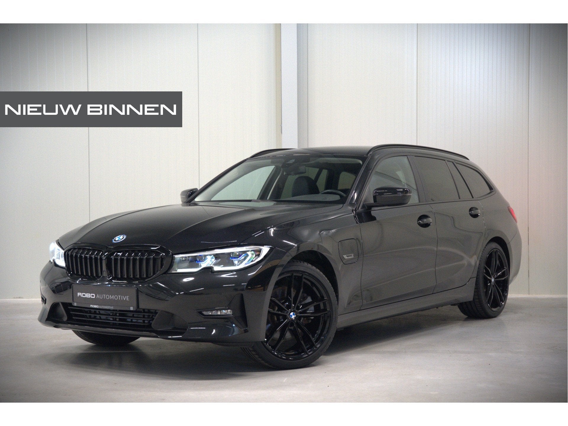 BMW 3 Serie Touring 320e Business Edition Plus | Stoelverwar, Auto's, Automaat, 1998 cc, Gebruikt, 4 cilinders