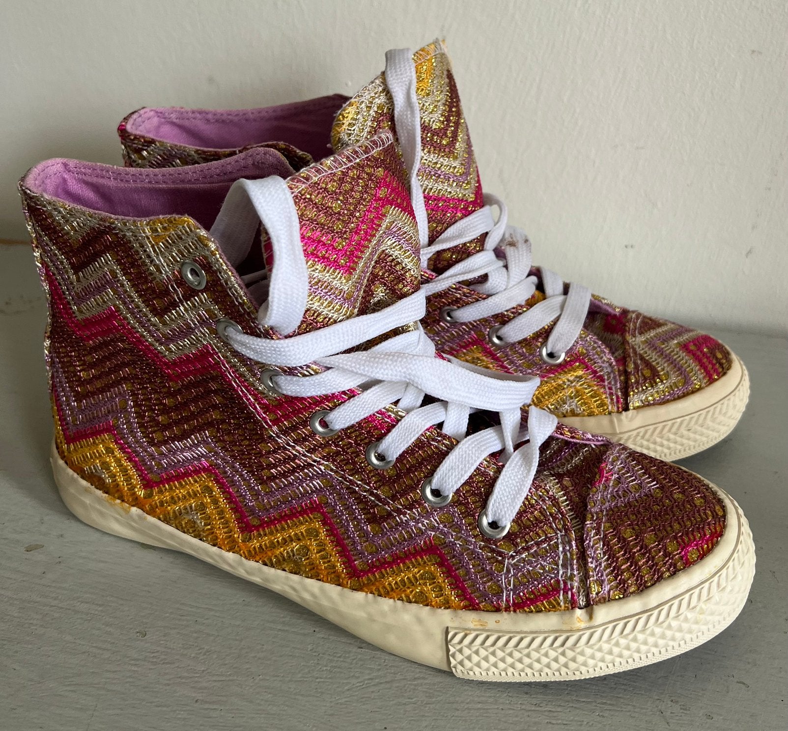 Leuke sneakers maat 38 B. Loved, Kleding | Dames, Ophalen of Verzenden, Zo goed als nieuw, Sneakers of Gympen