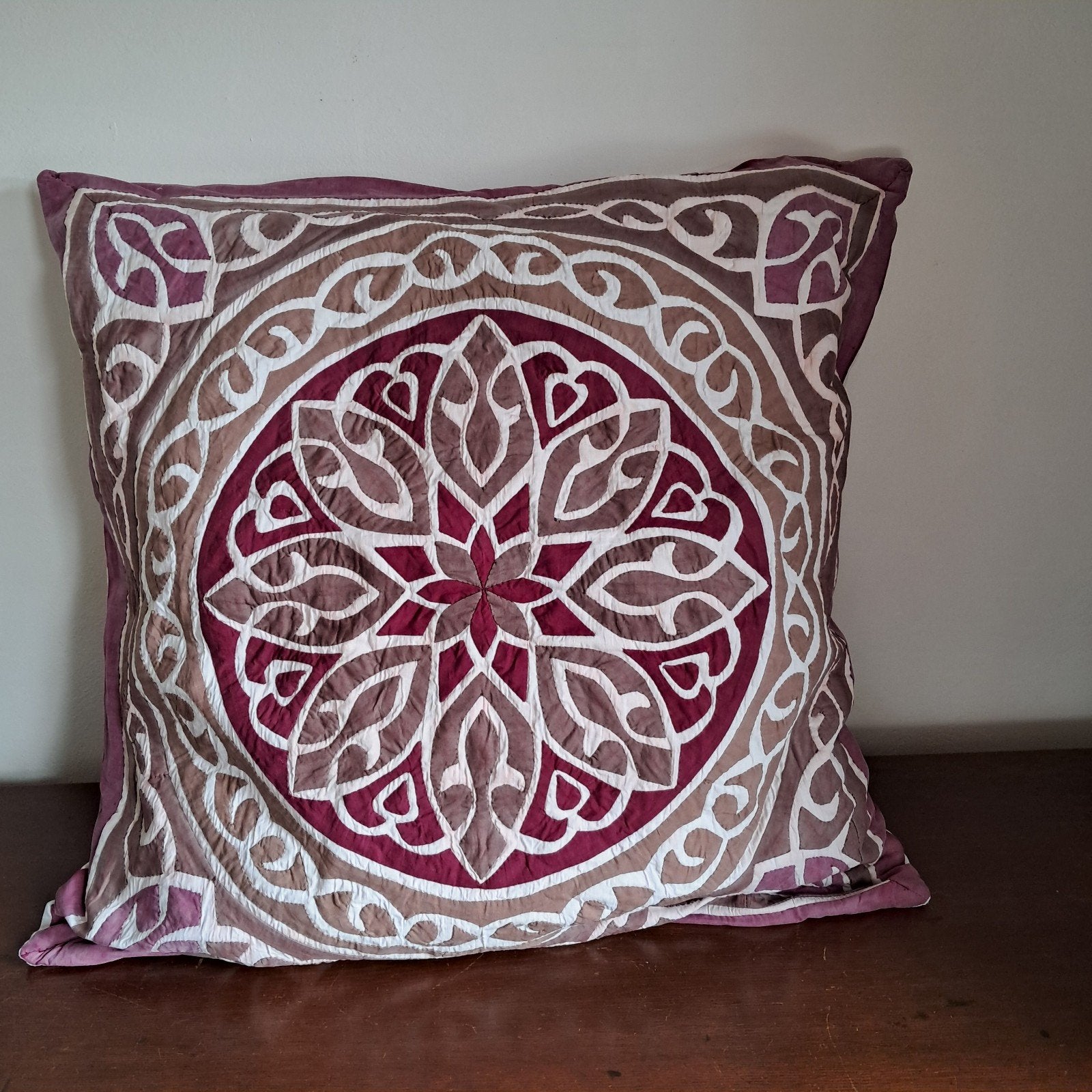 Groot decoratief kussen van 75 bij 75 cm, Ophalen, Gebruikt, Overige kleuren, Vierkant