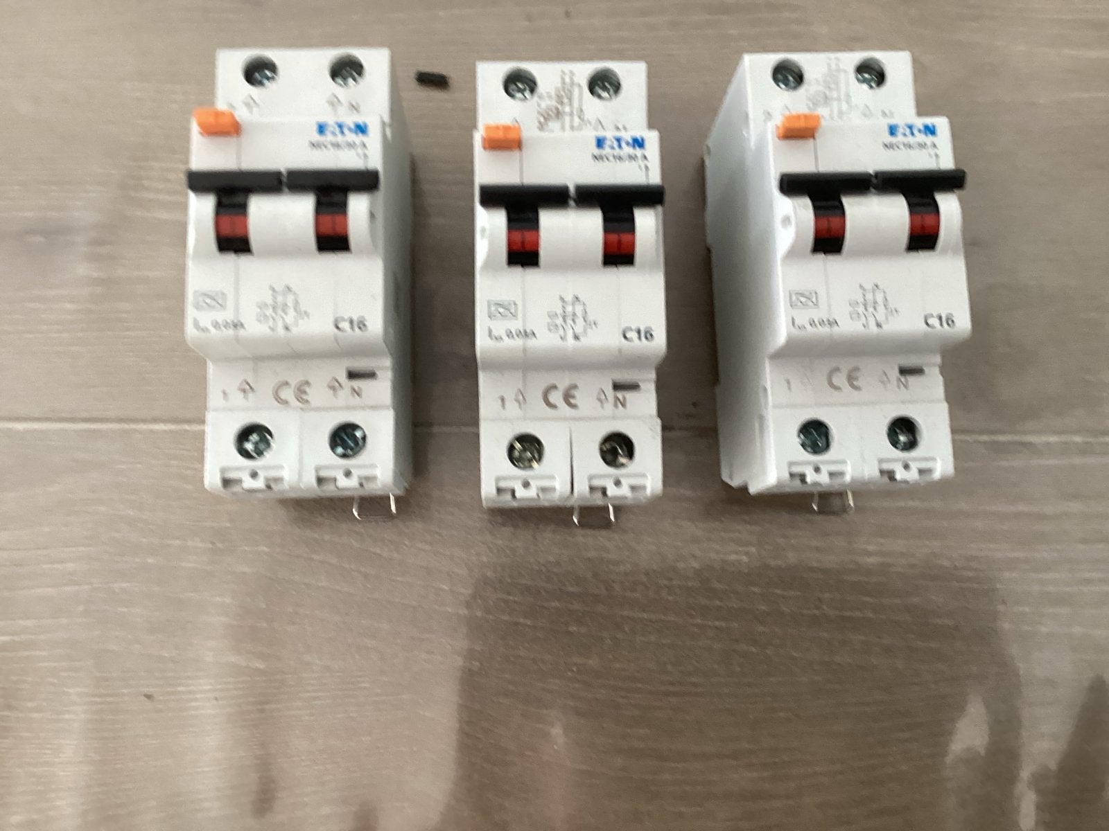 Eaton Installatieautomaten C16 - Set van 3, Ophalen of Verzenden, Zo goed als nieuw, Eaton, Installatieautomaat