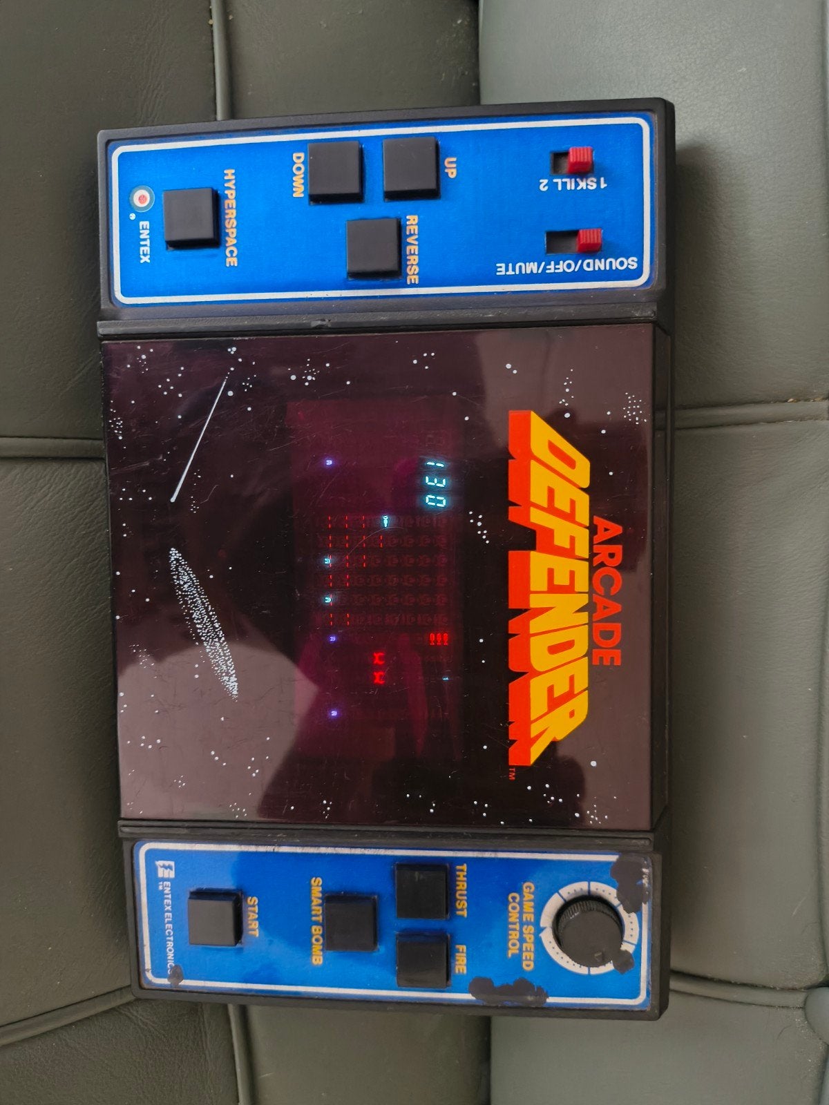 Defender arcade handheld portable game 1981 entex electronic, Spelcomputers en Games, Ophalen of Verzenden, Gebruikt