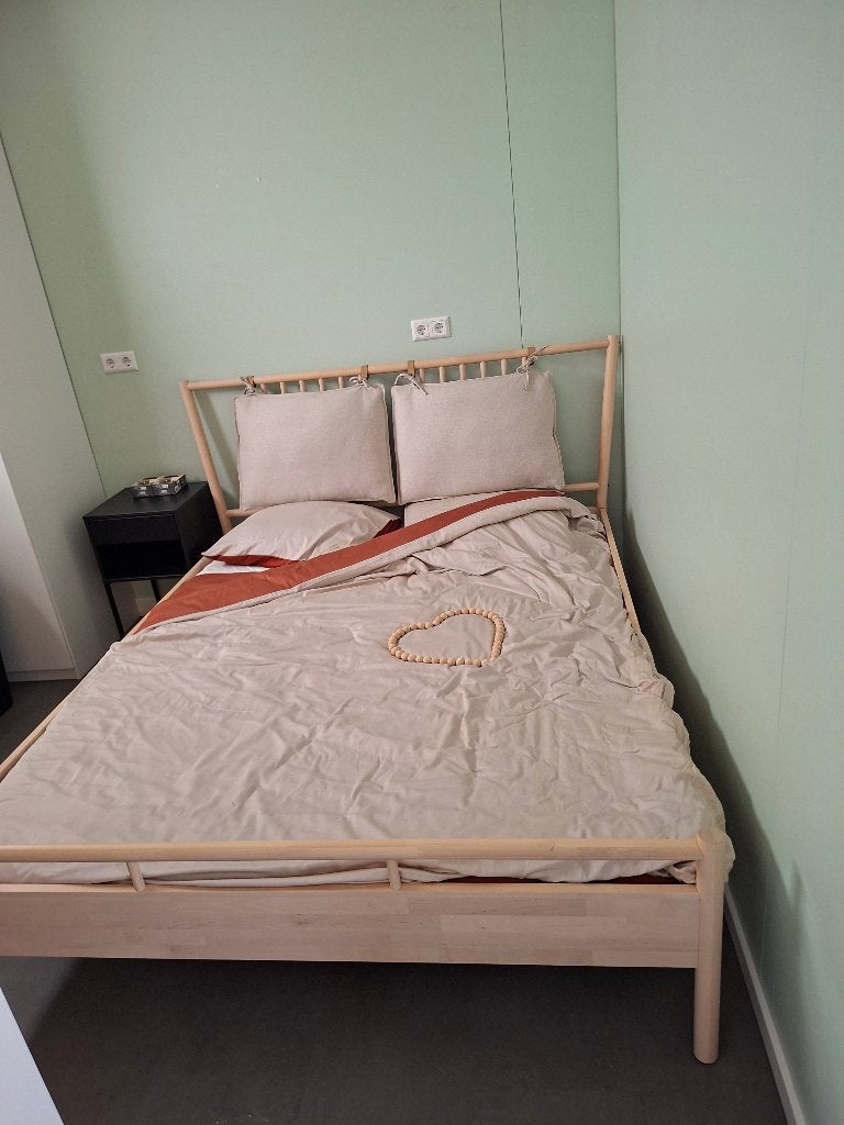 Nieuw Ikea bed 160x200, Huis en Inrichting, Slaapkamer | Bedden, Ophalen, Beige, 200 cm, 160 cm