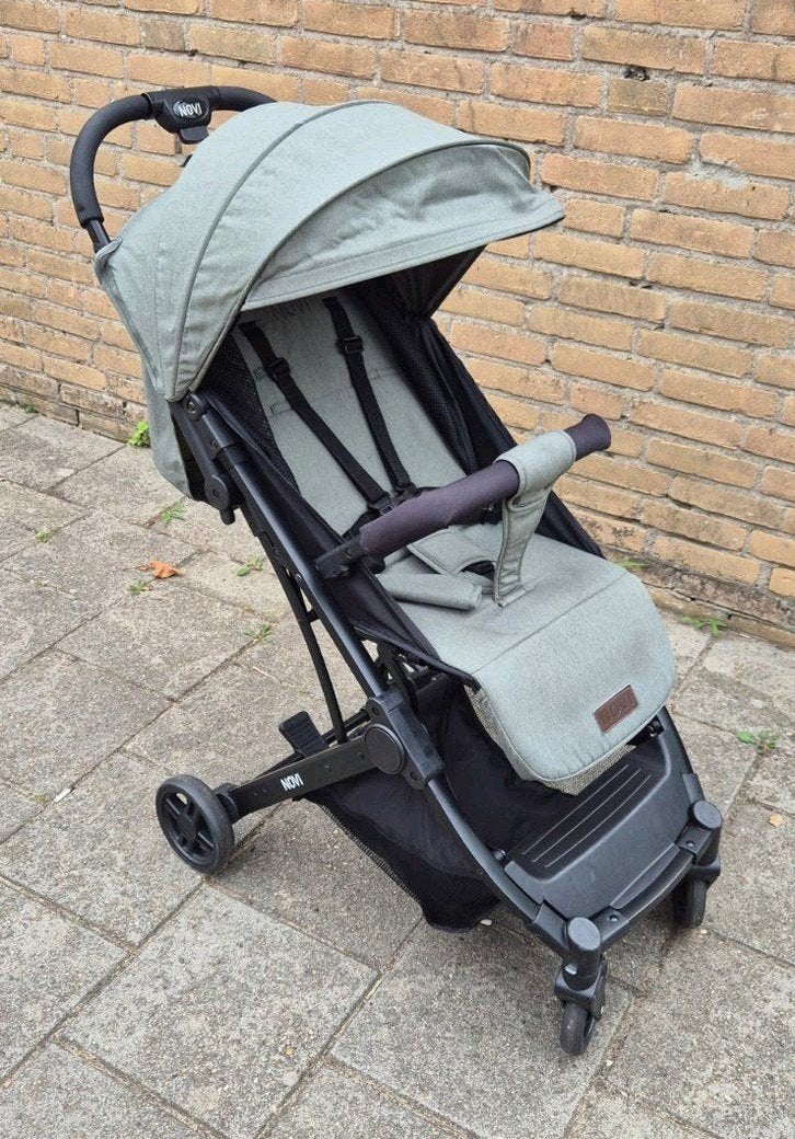 Novi Buggy Legergroen - Compact en Lichtgewicht, Ophalen, Zo goed als nieuw, Overige merken, Verstelbare rugleuning
