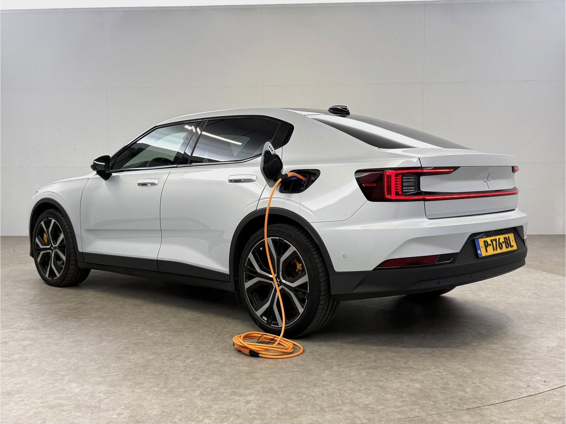 Polestar 2 Long Range Dual Motor 78 kWh 408PK | Snelladen |, Auto's, Polestar, Polestar 2, Stof, Gebruikt, Origineel Nederlands