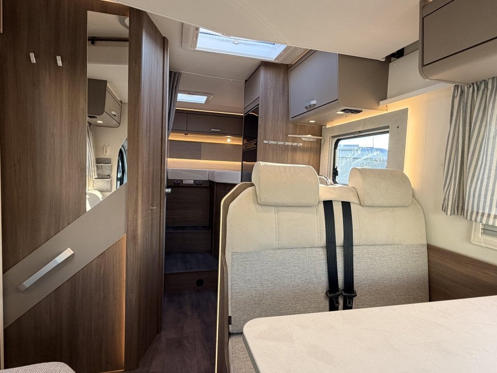 Carado T448 PRO+ 07-2025- 8T AUTOMAAT- LENGTE BEDDEN-HEFBED, Fiat, Bedrijf, Diesel, Half-integraal
