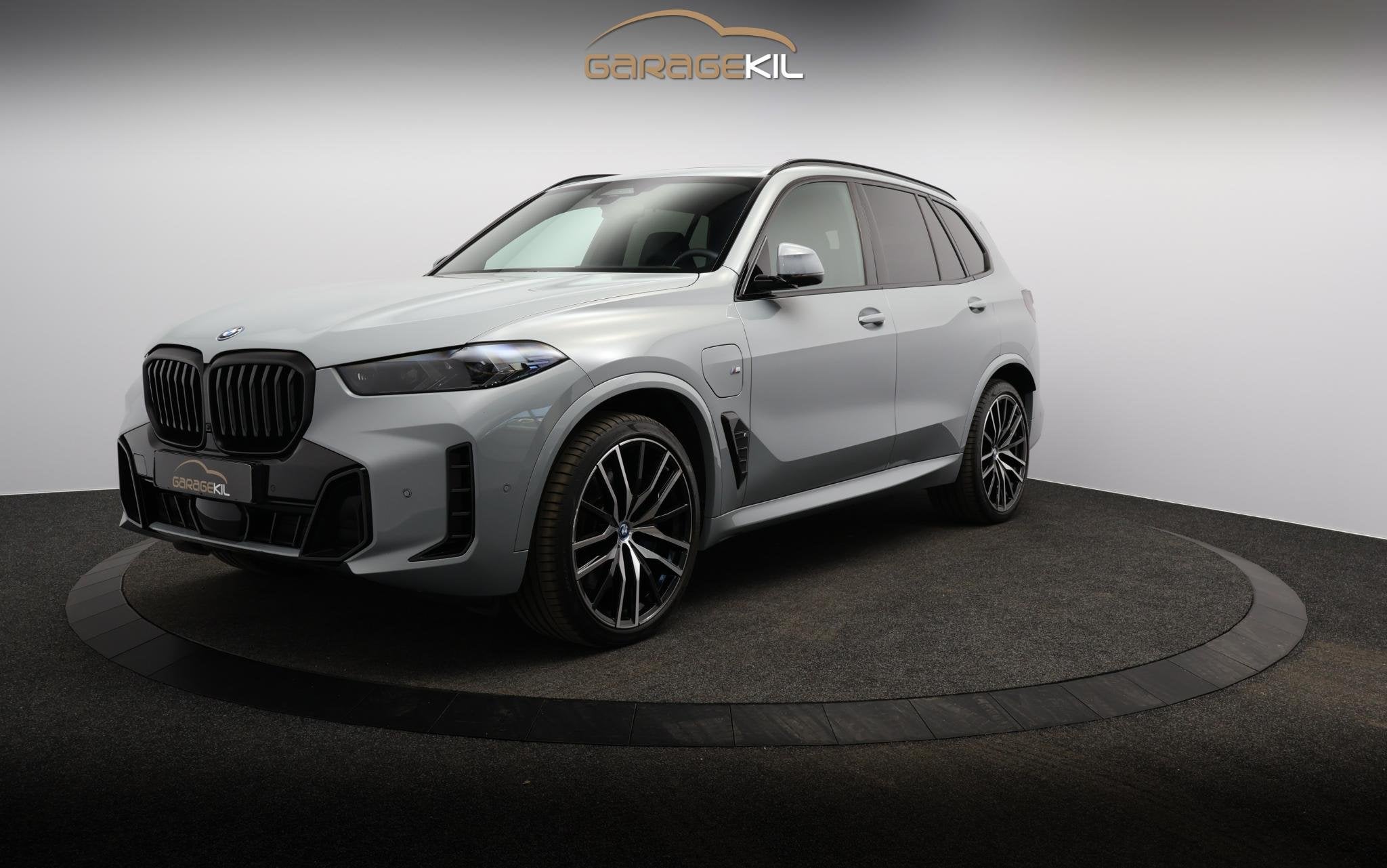 BMW X5 xDrive50e Launch Edition Dealeronderh / Panoramadak /, Auto's, Gebruikt, 2395 kg, Alcantara, 489 pk