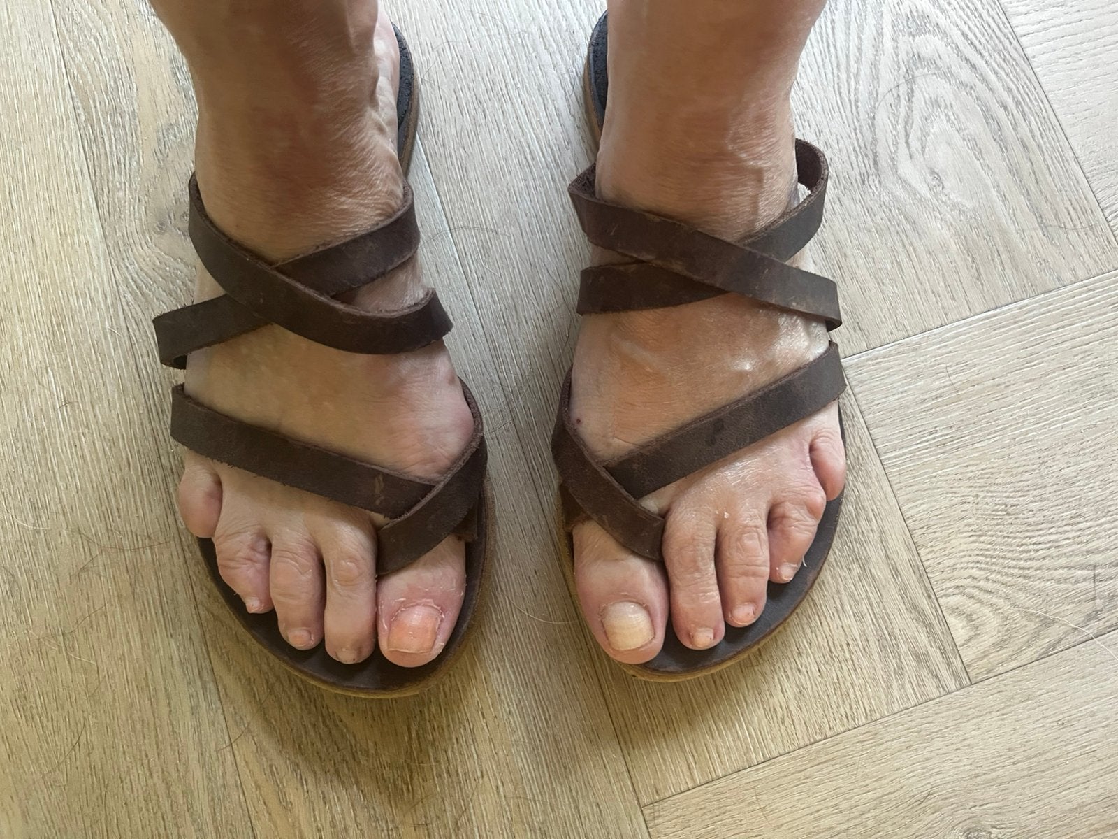 Leren bruine slippers, Ophalen of Verzenden, Zo goed als nieuw, Bruin