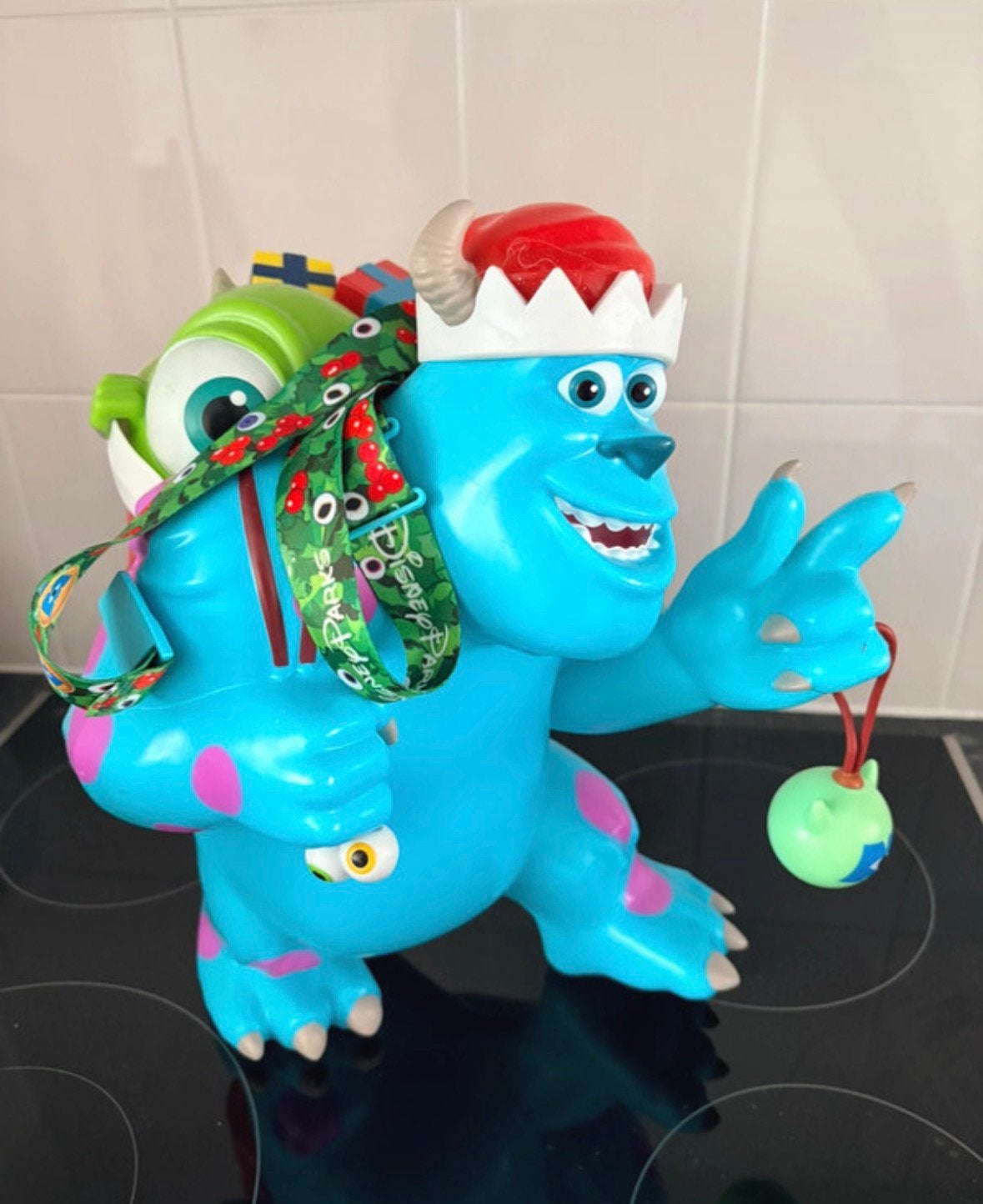 Disney Christmas sully popcorn bucket monster inc, Verzamelen, Disney, Ophalen of Verzenden, Overige figuren, Zo goed als nieuw