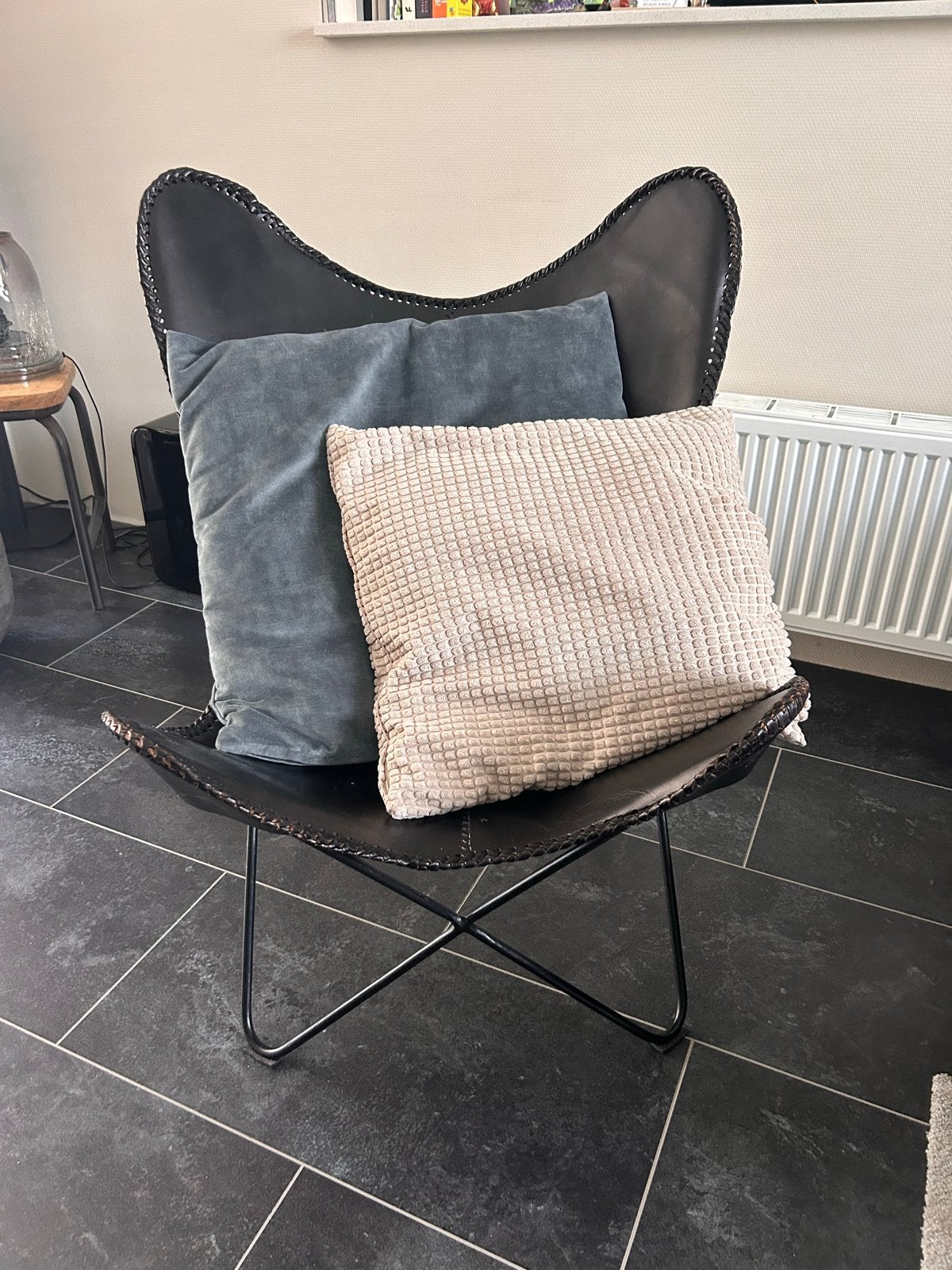 Leren Vlinderstoel - Kleine beschadiging, Huis en Inrichting, Stoelen, Ophalen, Gebruikt, Zwart, Leer